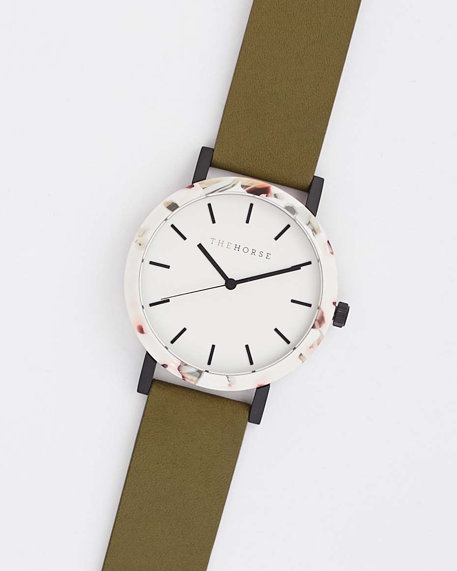Resin Nougat Shell Watch with White Dial & Olive Leather Strap - Perfect for Casual, Business, and Outdoor Activities