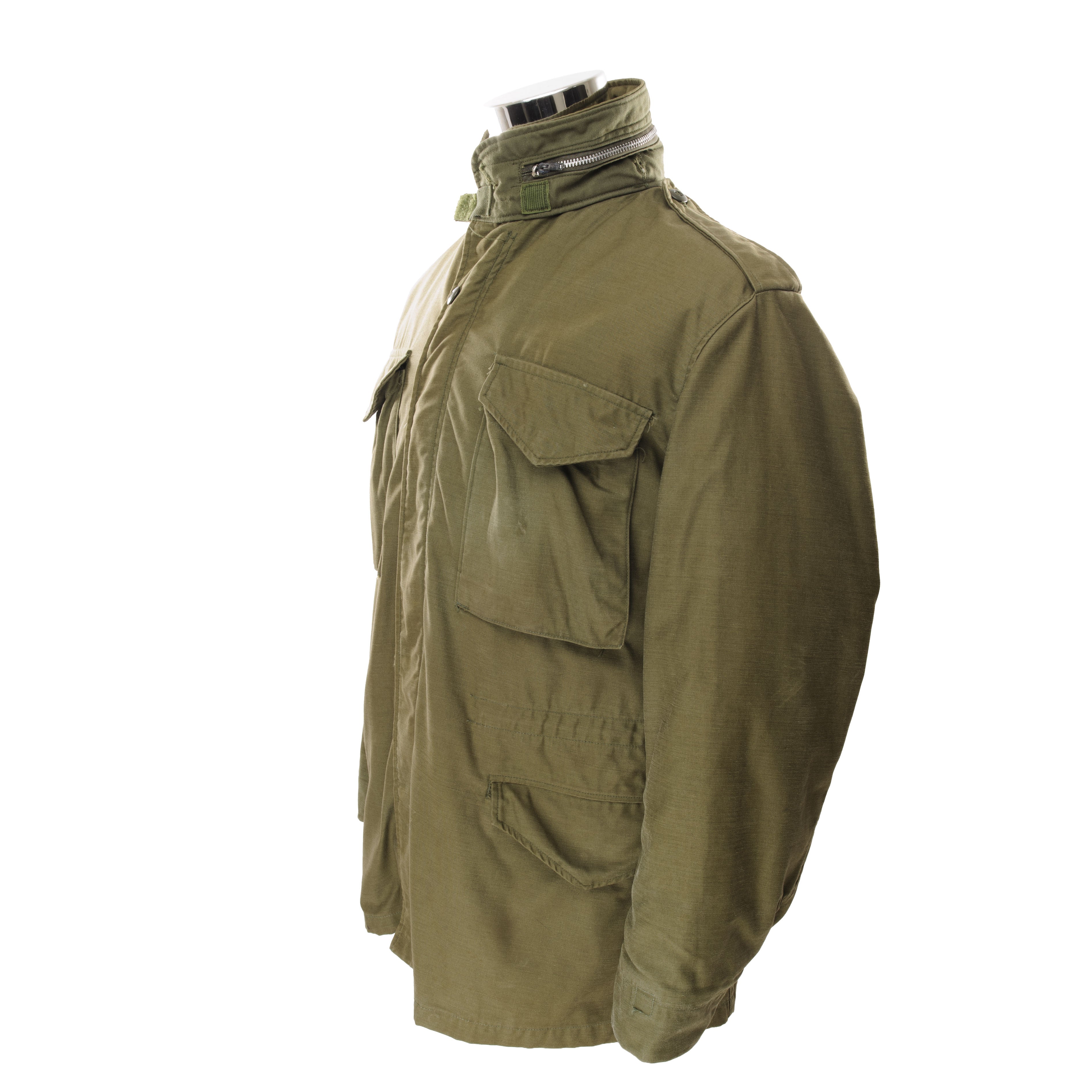 Vintage US Army M65 Field Jacket - 1969 Vietnam War Era - Medium Regular Size - Military Surplus Outerwear for Men - Perfect for Outdoor Adventures, Historical Reenactments, and Casual Wear