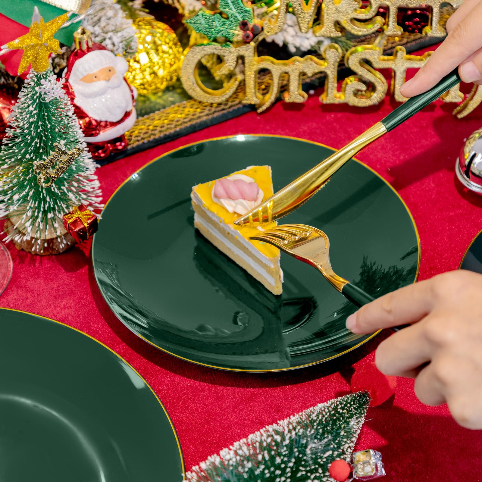 Liacere 150-Piece Green Plastic Plates Set with Gold Plastic Silverware - Eco-Friendly Disposable Dinnerware for 30 Guests - Perfect for St. Patrick's Day Parties, Picnics, BBQs & Outdoor Events