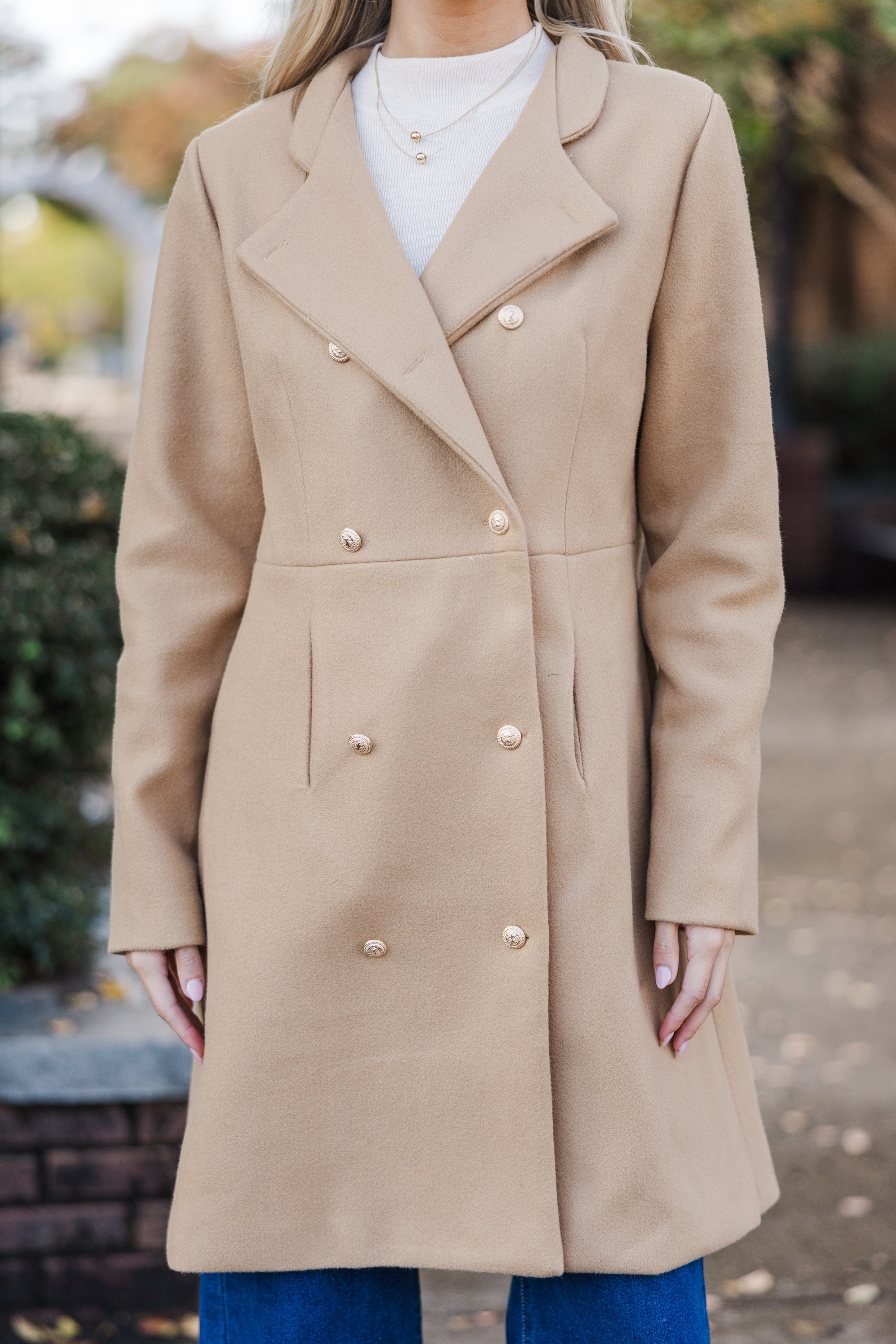 Stylish Camel Brown Coat for Women - Winter Fashion Outerwear for City Streets & Urban Commuting