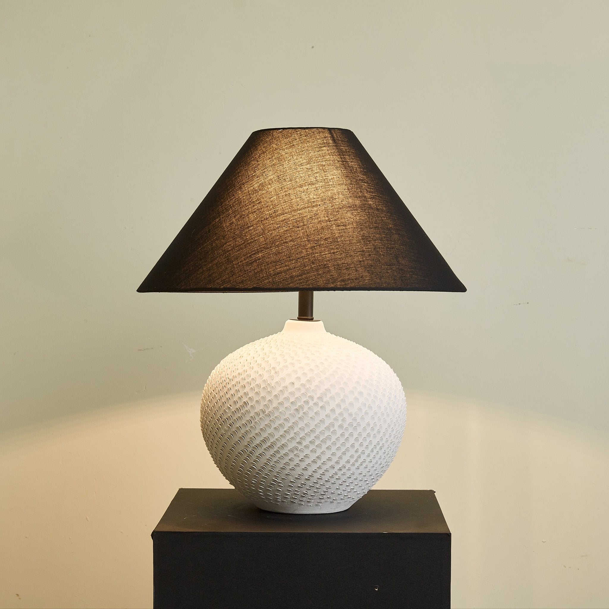 Velvra Table Lamp - Modern LED Nightstand Lamp with USB Port & Touch Control, Perfect for Bedroom, Living Room & Office (Black)