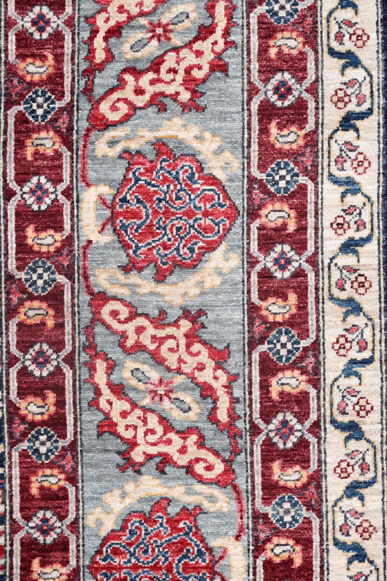 Handwoven Arabesque Bijar Tribal Rug J74911 - Authentic Persian Design for Living Room, Bedroom & Home Decor