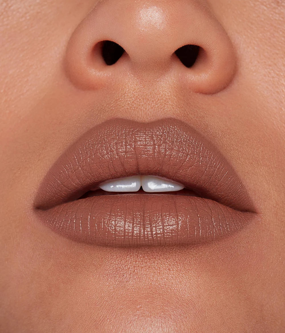 R.E.M. Beauty Classic Lipstick - Long Lasting Matte Lipstick for Women, Hydrating & Non-Drying Formula | Perfect for Everyday Wear, Date Night & Special Occasions
