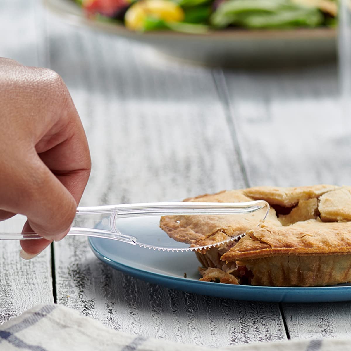 KEYSEACRO 100 Pack Reusable Plastic Knives - Durable & Eco-Friendly Cutlery for Family Parties, BBQs, Picnics & Outdoor Dining (BPA-Free, Dishwasher Safe) - Perfect for Camping, Travel & Catering Events