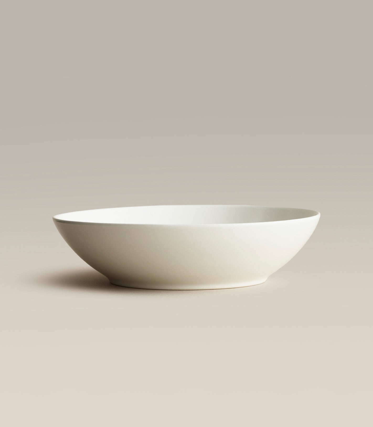 Large Serving Bowl - Durable & Stylish Ceramic Bowl for Salads, Pasta, Soup - Perfect for Family Dinners & Entertaining Guests