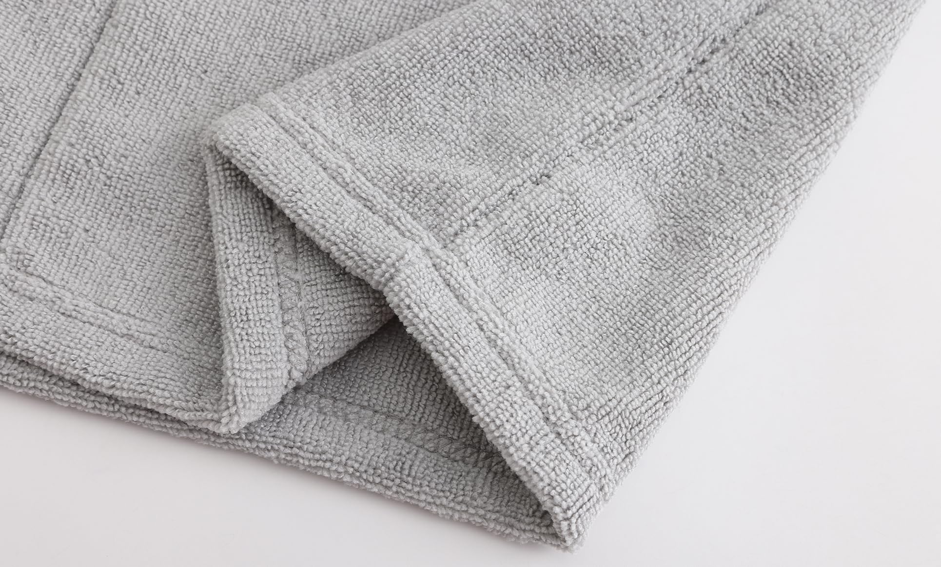 **Soft Kids Hooded Bathrobe - Terry Cloth Spa Robe for Boys & Girls - Microfiber Beach Towel - Cozy Sleepwear & After-Bath Wear for Home, Pool & Beach**