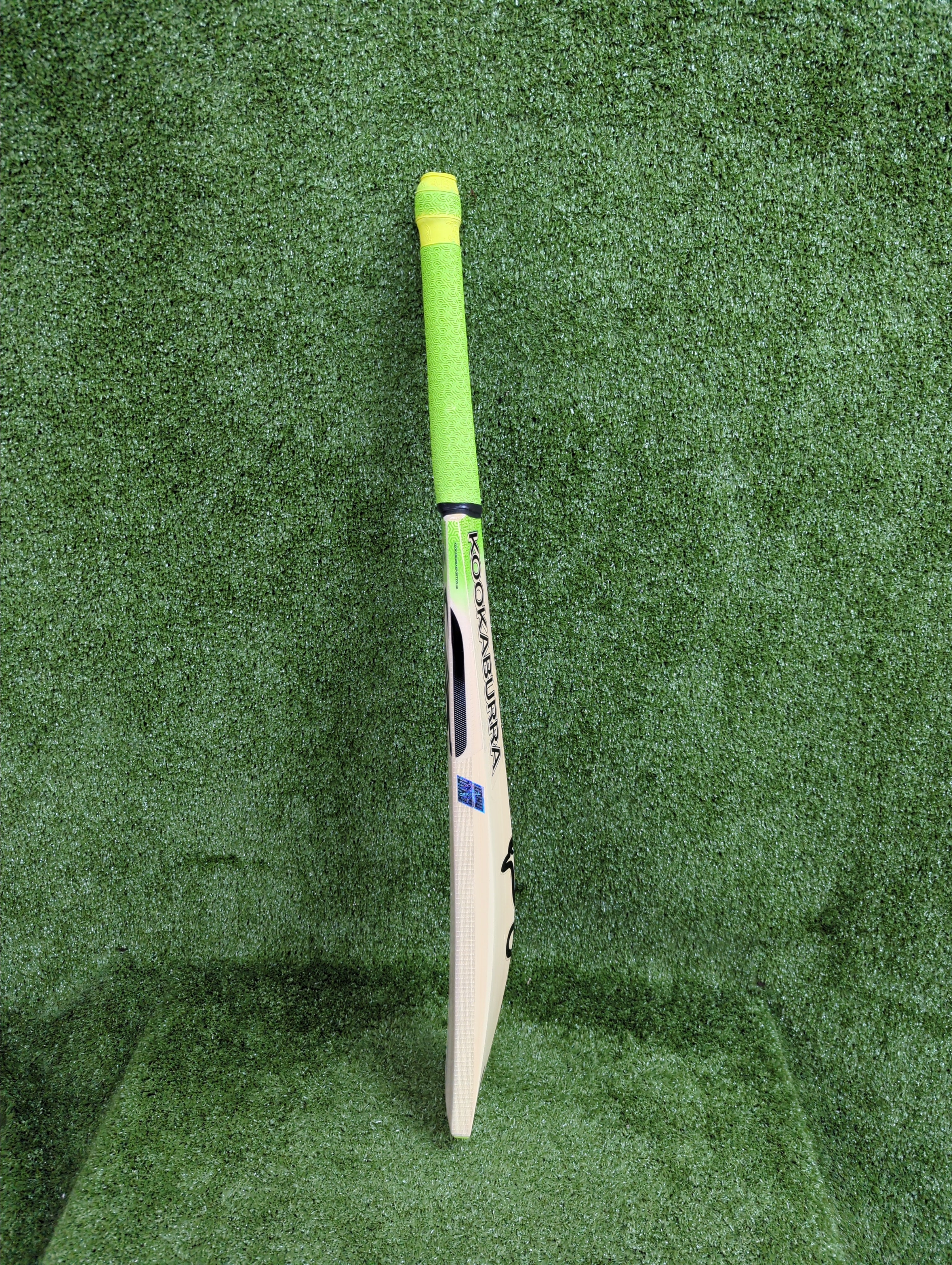 Kookaburra Kahuna 6.5 English Willow Cricket Bat - Premium Harrow Grade for Professional Players | Perfect for Matches & Training Sessions