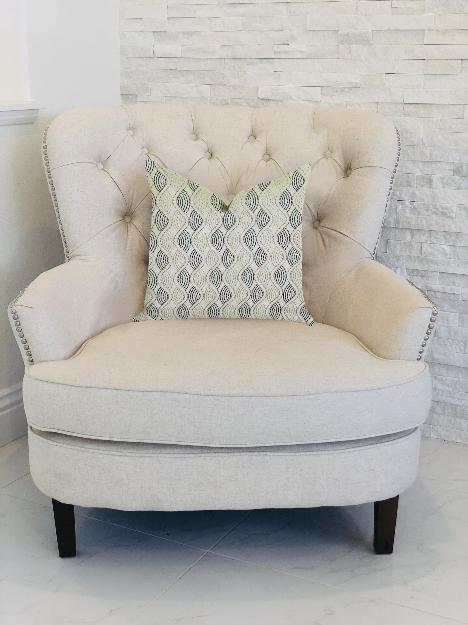 Plutus Brands Enigma Twist Double Sided Luxury Throw Pillow 22x22 Inches - Reversible Blue & Beige Decorative Cushion for Sofa, Bed, Living Room & Home Decor