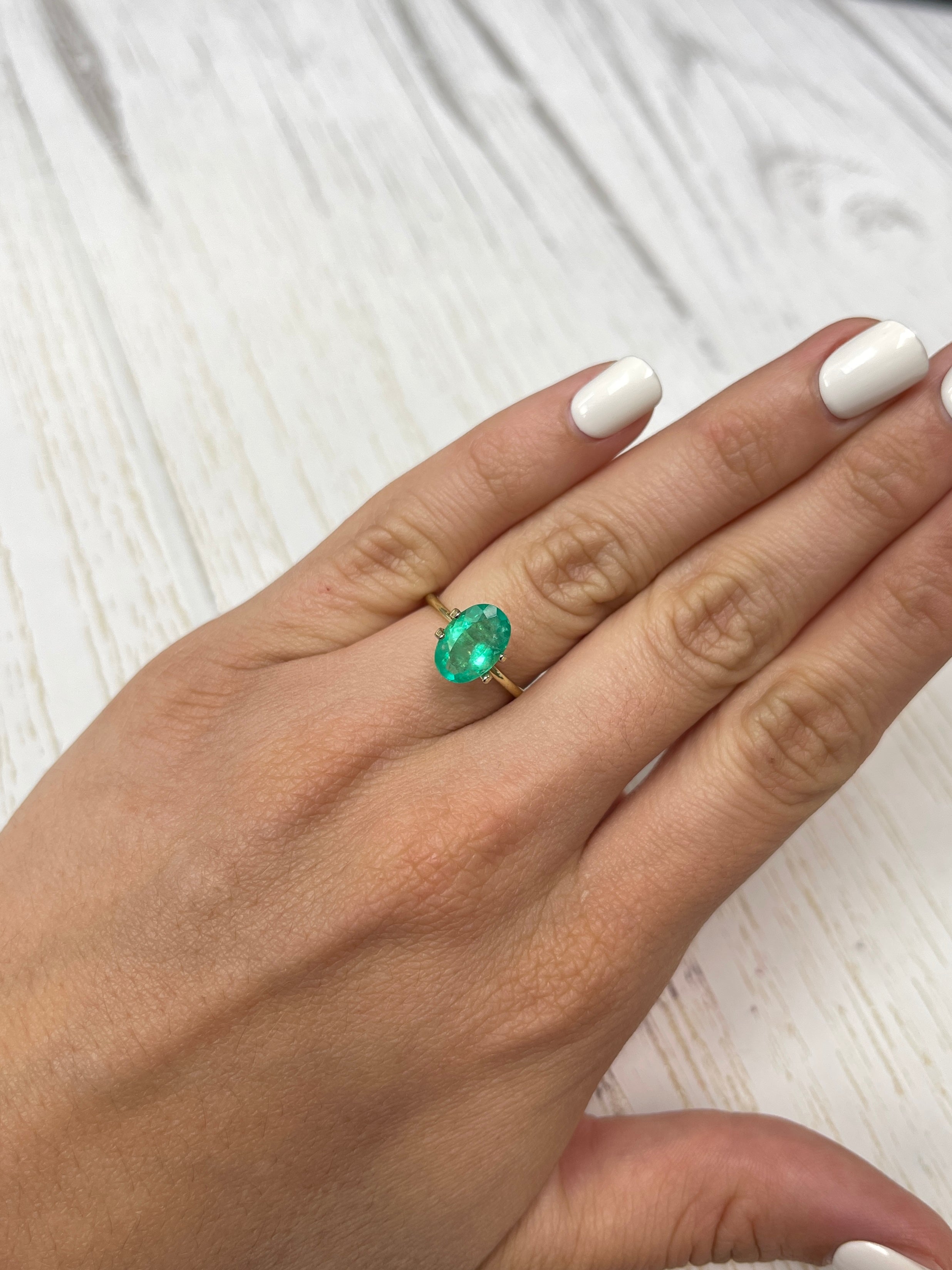1.96 Carat 11x8mm Oval Cut Loose Colombian Emerald Gemstone - Apple Green Elongated Emerald for Jewelry Making, Engagement Rings & Luxury Gifts