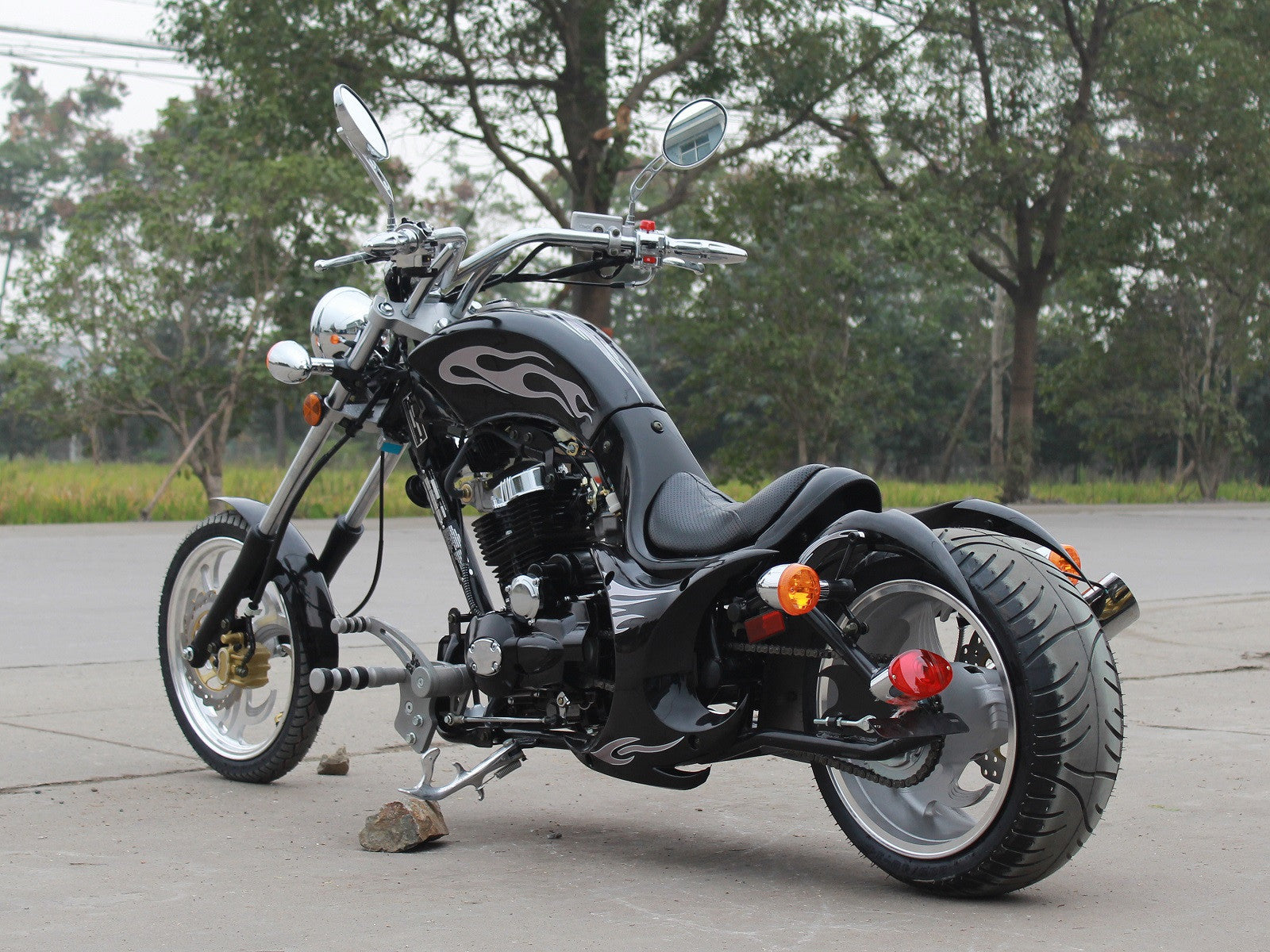 Venom Villain 250cc Chopper Motorcycle - 5-Speed Manual Transmission for Cruising & Adventure Riding