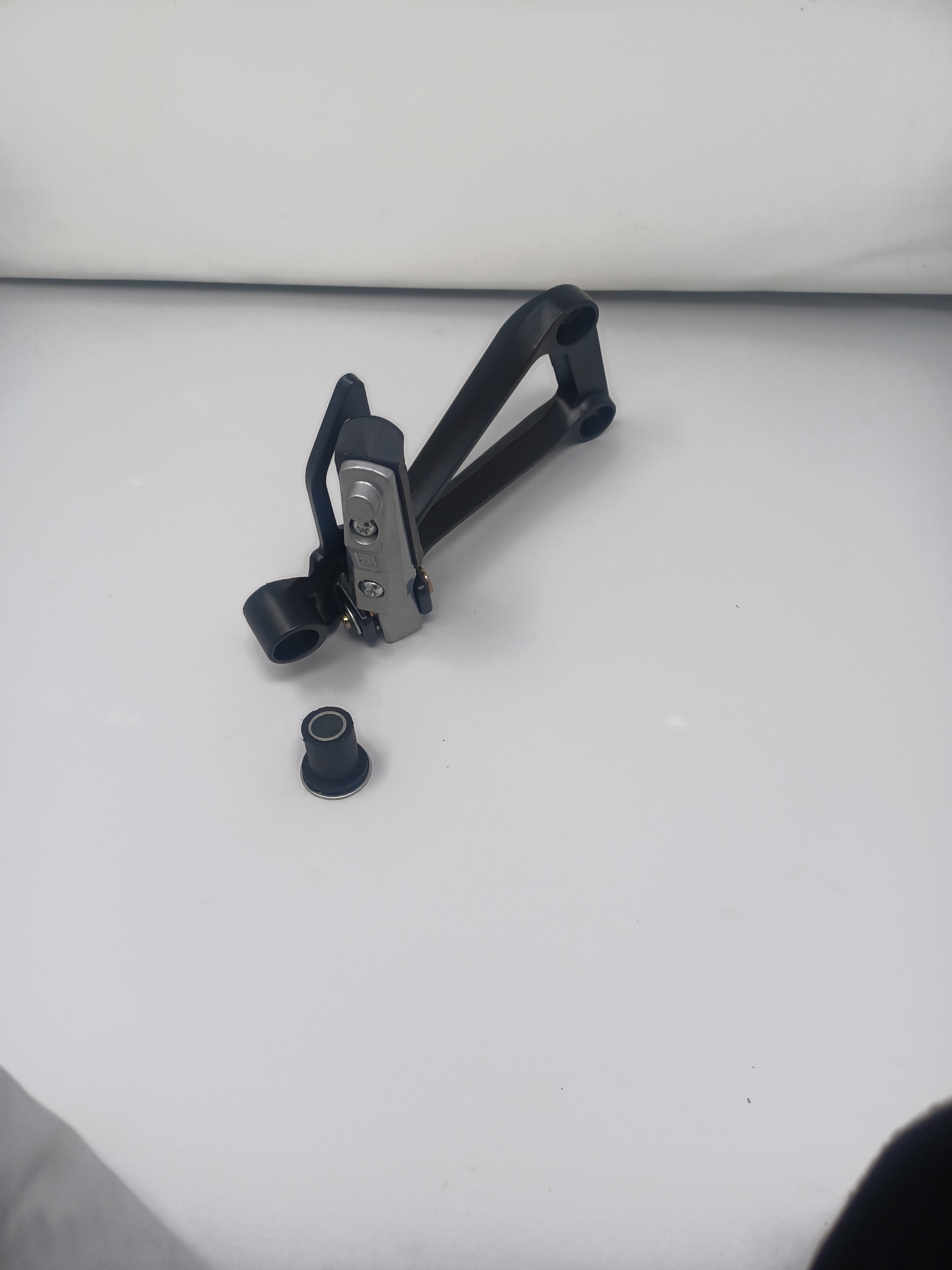 X22R 250cc Motorcycle Right Rear Footrest Peg - OEM Replacement Part 02050043 - Perfect for Off-Road & Street Bikes