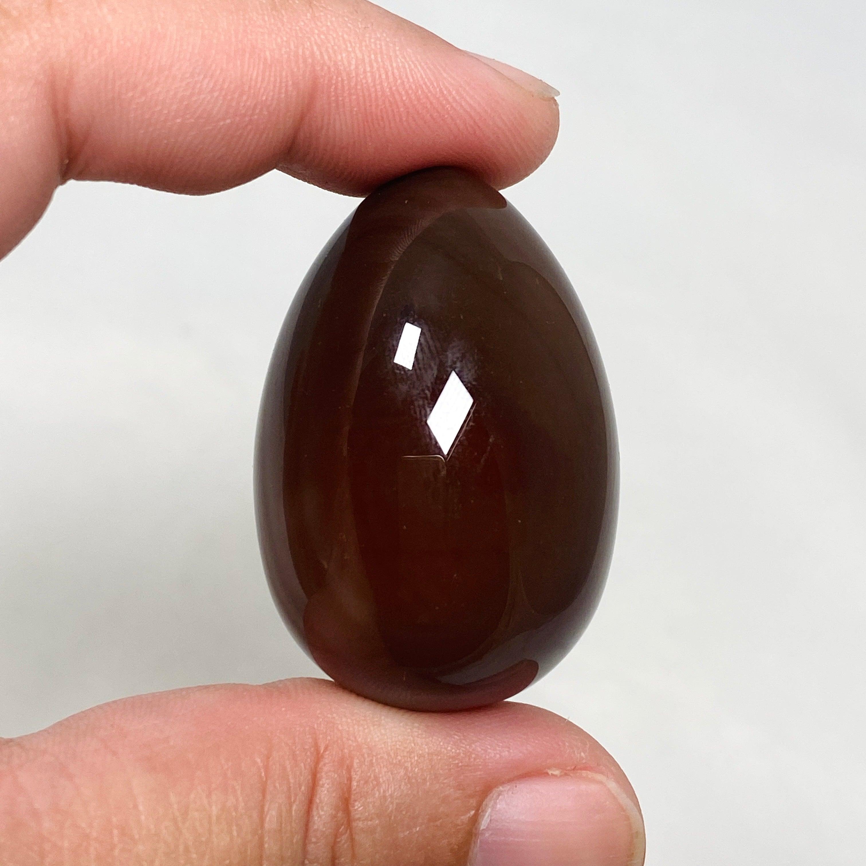 Natural Carnelian Egg Stone - Healing Crystal for Meditation, Stress Relief & Positive Energy - Perfect for Home Decor, Yoga & Spiritual Practices