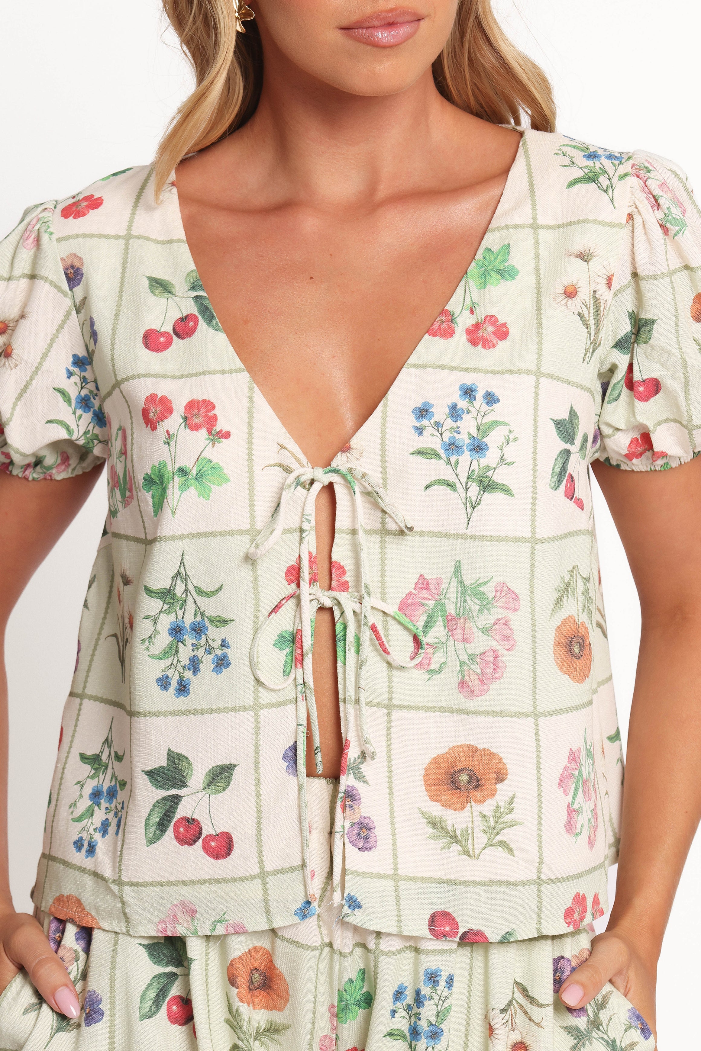 Asta Floral Print Short Set - Women's Summer Outfit for Beach, Vacation & Casual Wear | Trendy Two-Piece Set