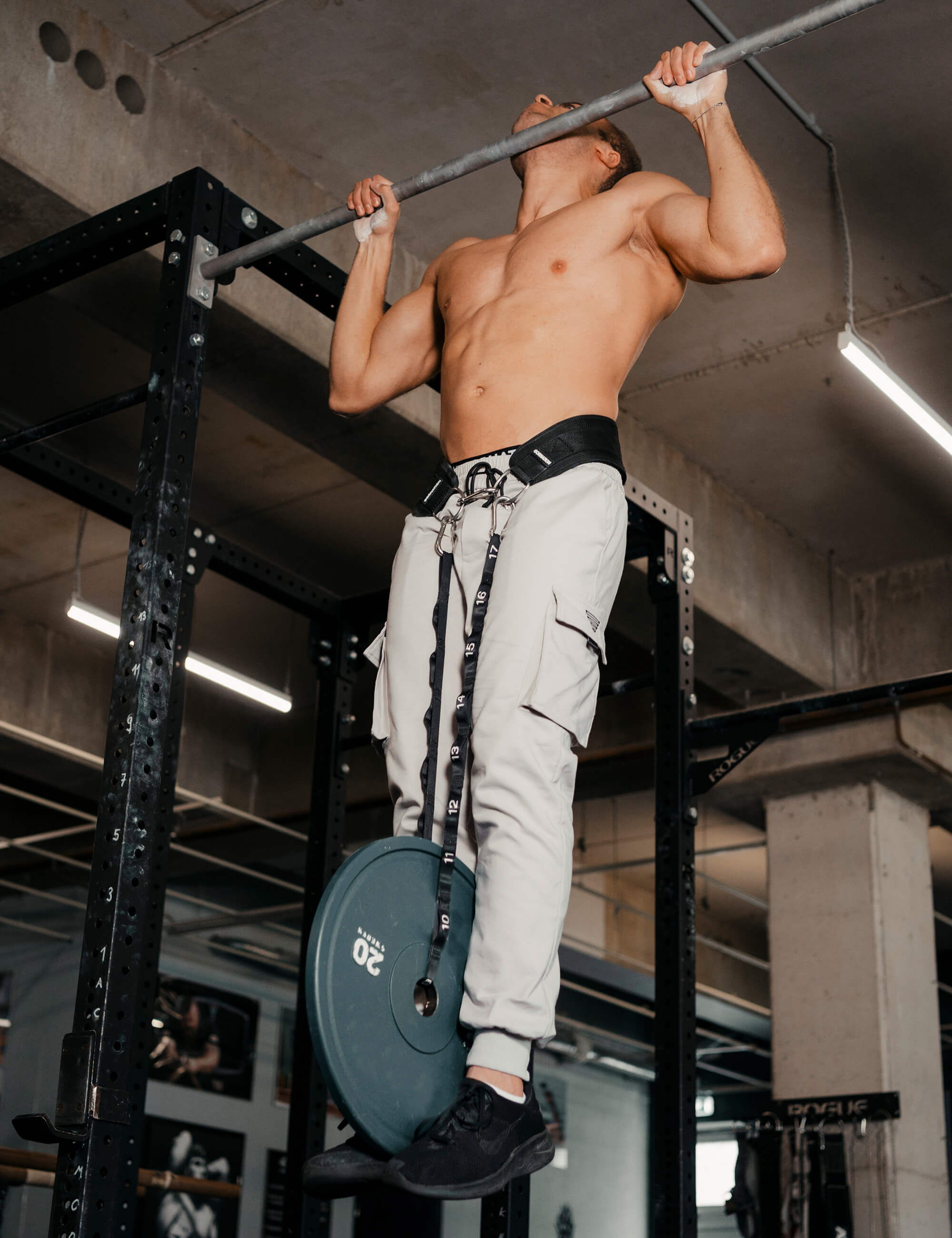 Best Dip Belt with Rope for Weightlifting & Strength Training – Heavy Duty Gym Accessory for Pull-Ups, Dips & Calisthenics