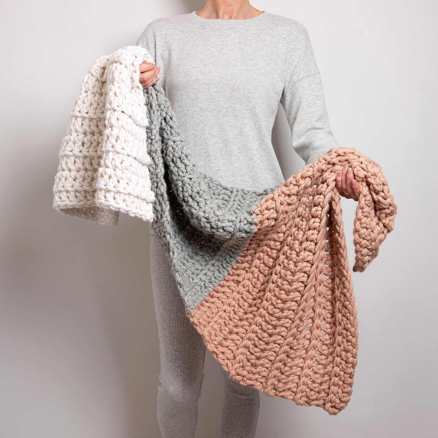Beginner Crochet Kit for Blankets - Easy Learn to Crochet Starter Set with Yarn & Hook - Perfect for DIY Home Decor & Cozy Winter Gifts