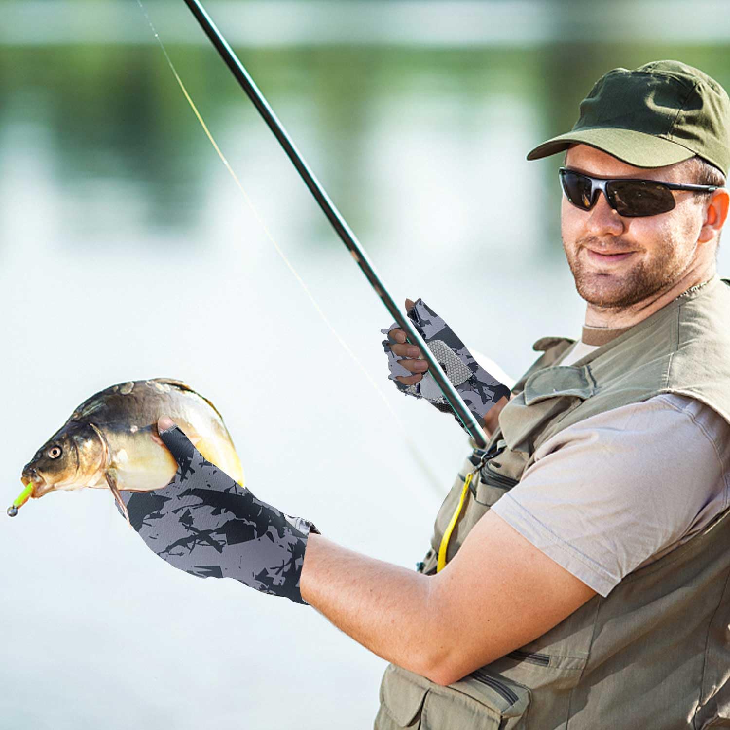 UPF50+ Fishing Gloves for Men & Women - UV Protection Fingerless Sun Gloves for Fishing, Kayaking, Rowing, Paddling, Canoeing, Hunting - Perfect for Outdoor Water Sports & Summer Activities