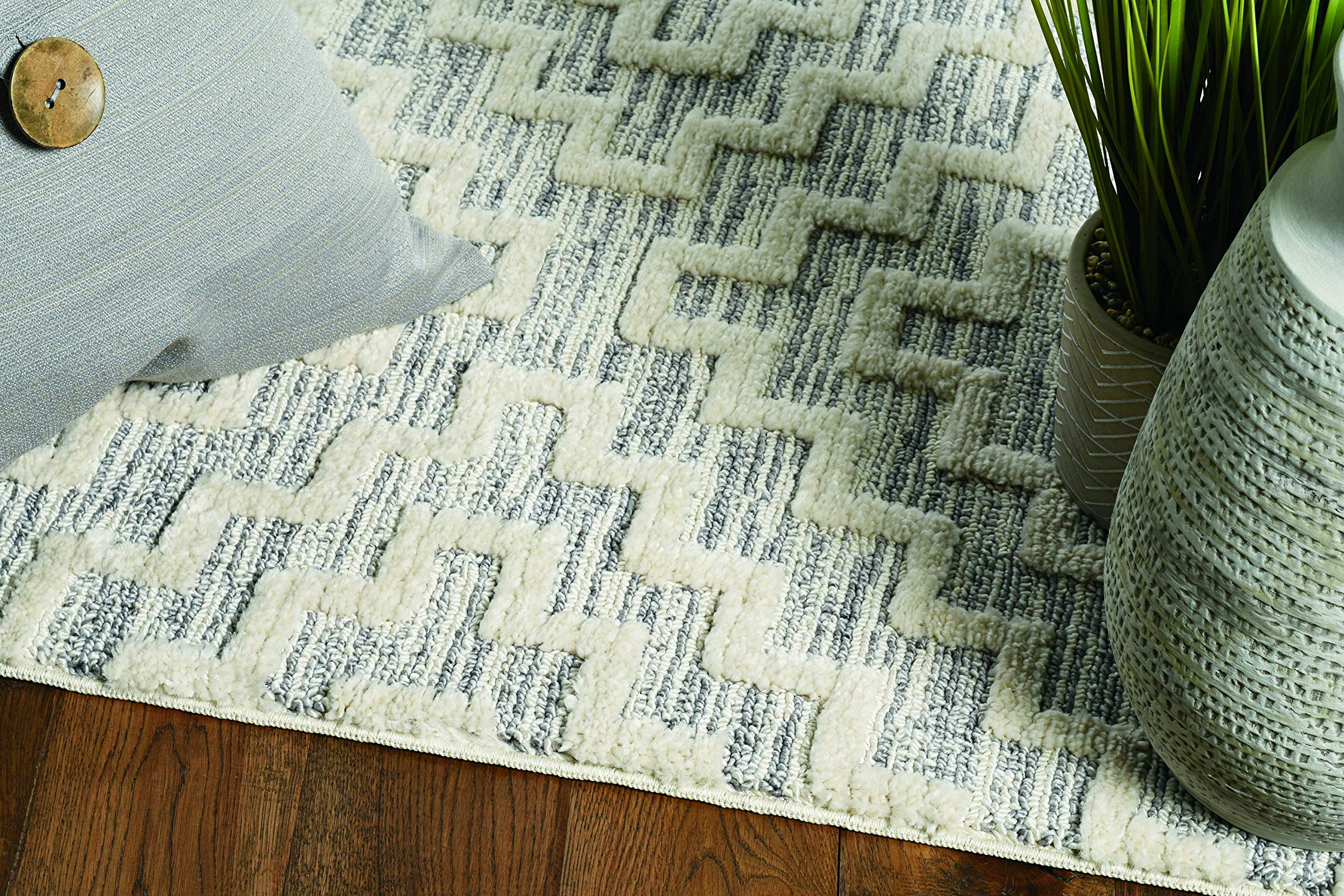 HomeRoots 8' Ivory Grey Machine Woven Geometric Fringe Indoor Runner Rug - Perfect for Hallways, Entryways & Living Room Decor