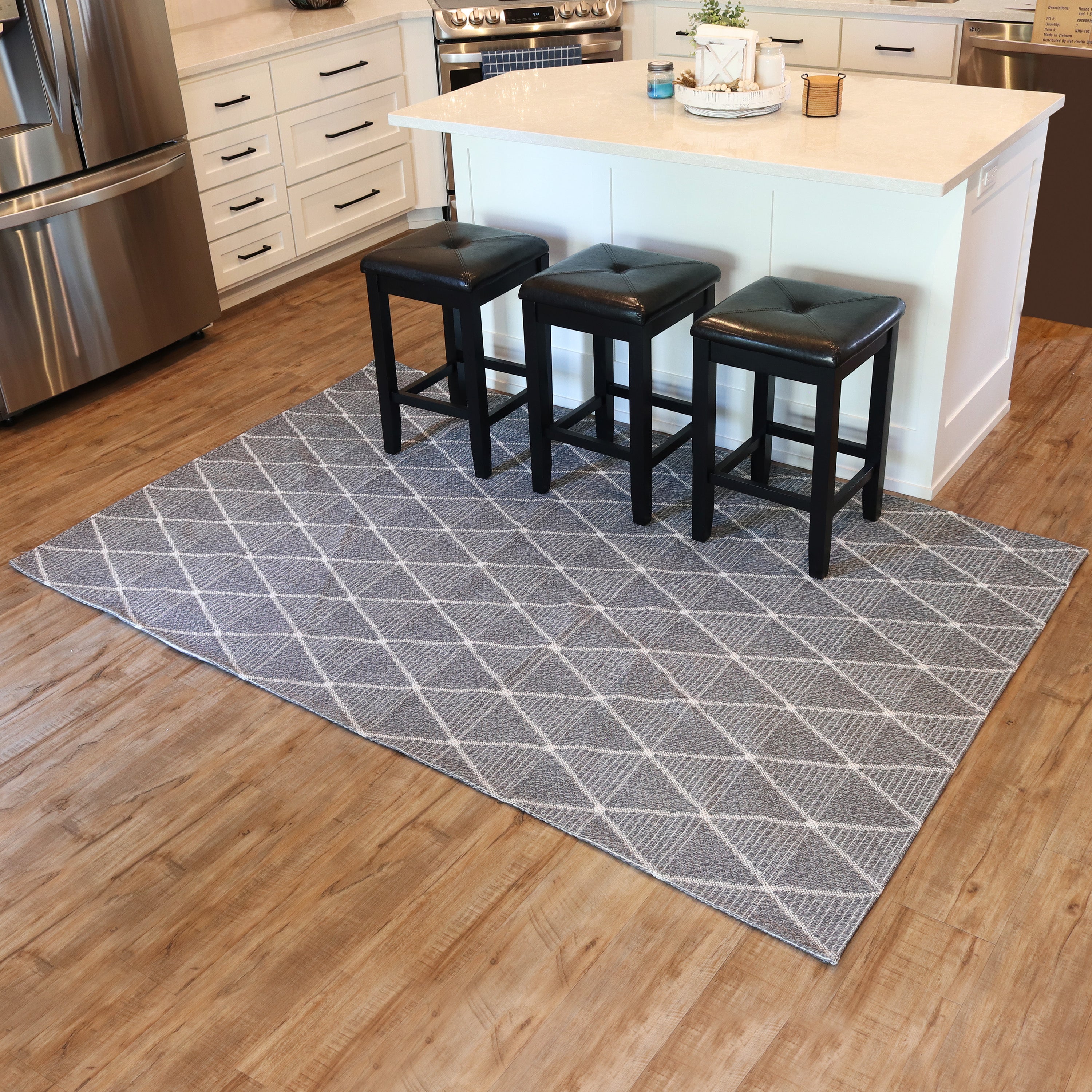 Stylish Sunnydaze Indoor Area Rug - Soft & Durable for Living Room, Bedroom & Home Decor - Perfect for Cozy Spaces & Modern Interiors