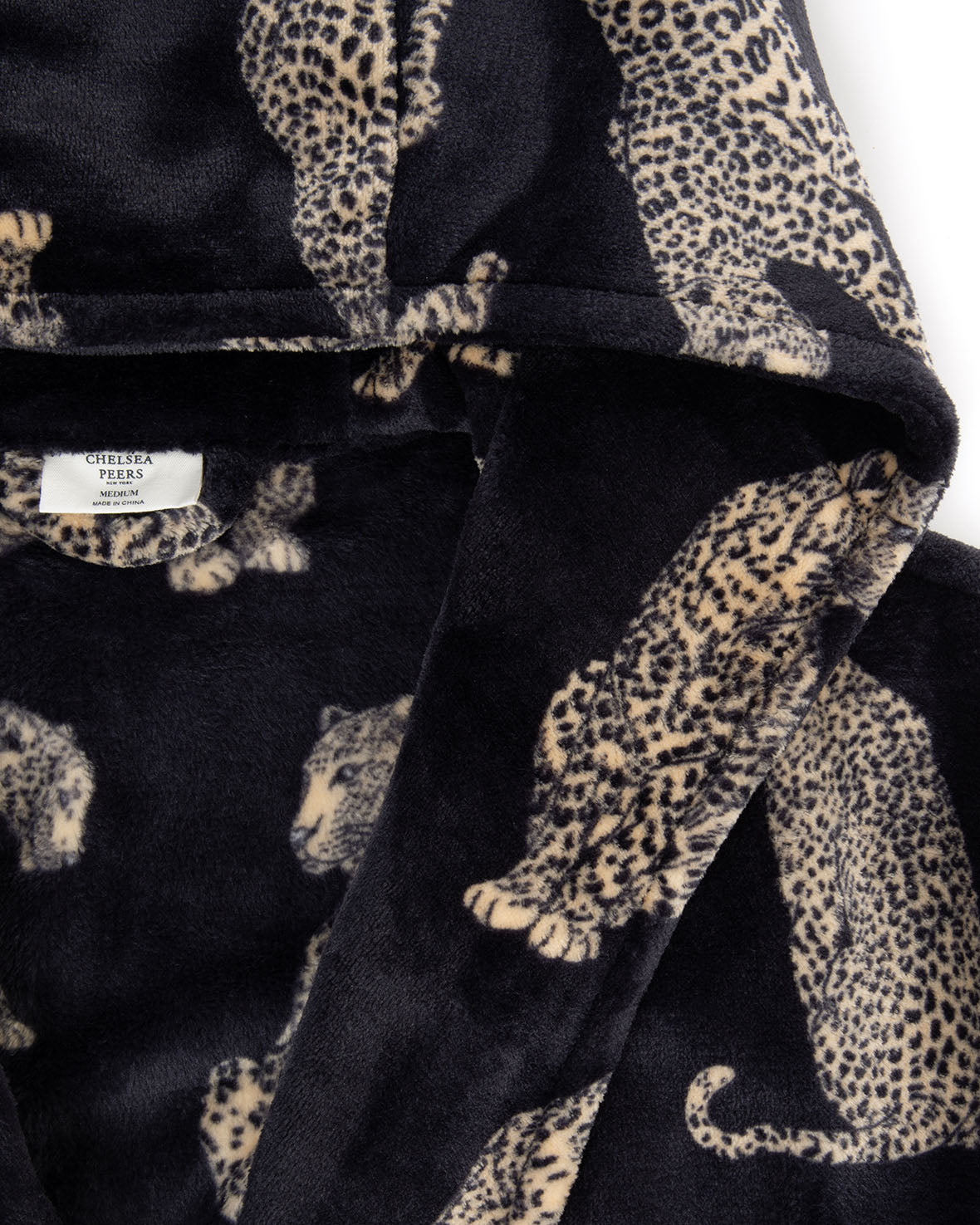 Soft Fleece Leopard Print Dressing Gown for Women - Cozy Bathrobe with Pockets for Lounge, Spa & Home Relaxation