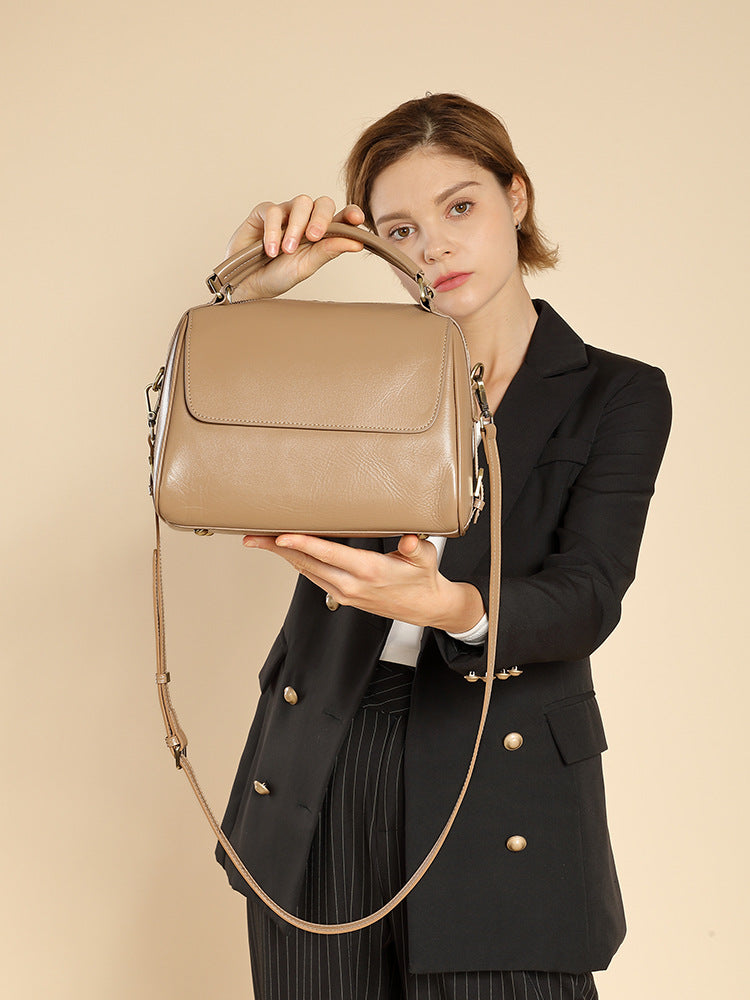 Stylish and Versatile Women's Handbag - Fashionable Crossbody Purse for Work, Travel, and Everyday Use