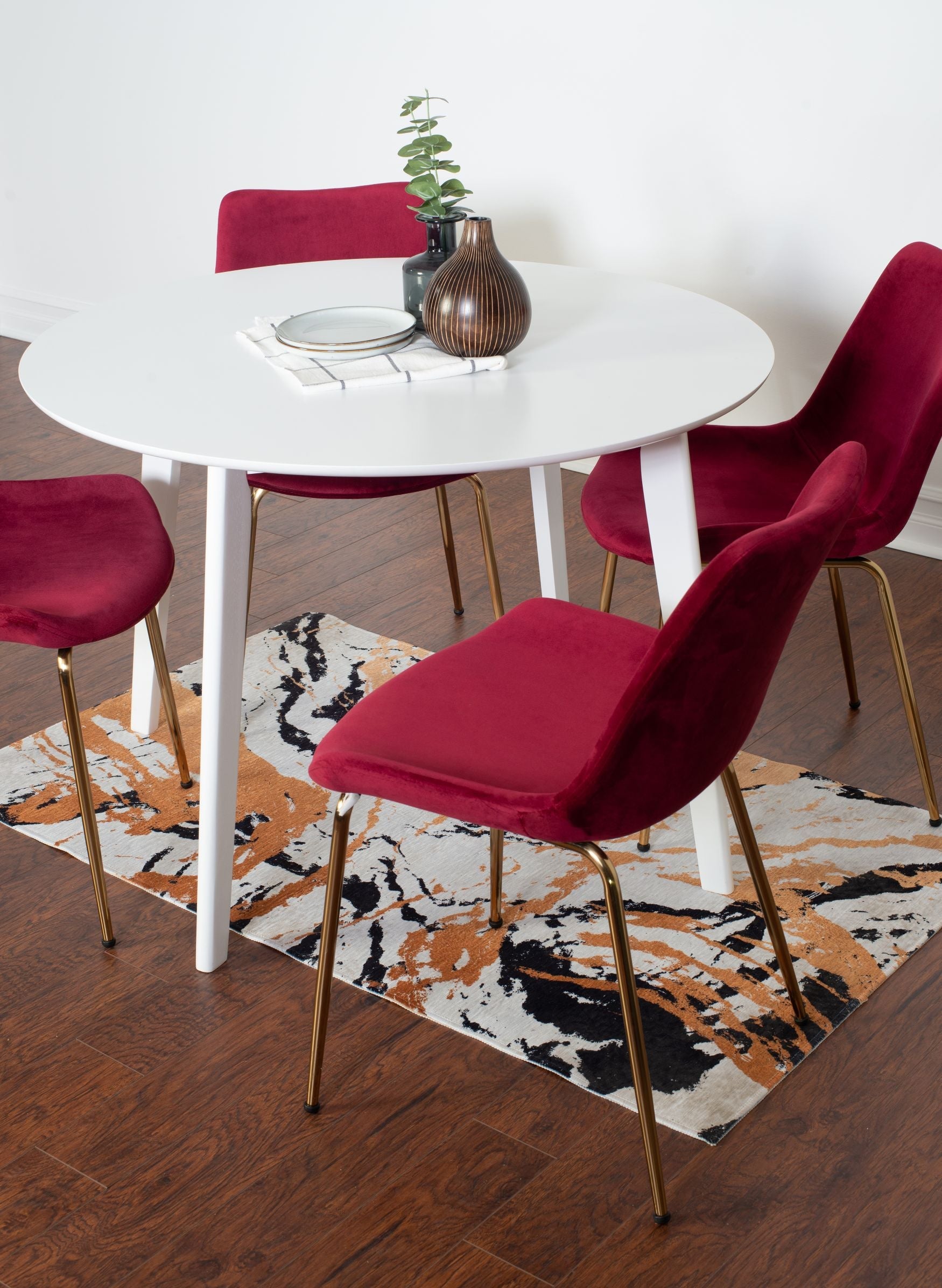Roundhill Furniture Aufurr Contemporary 5-Piece White Round Dining Table Set with 4 Chairs - Perfect for Small Spaces, Breakfast Nooks & Modern Kitchens