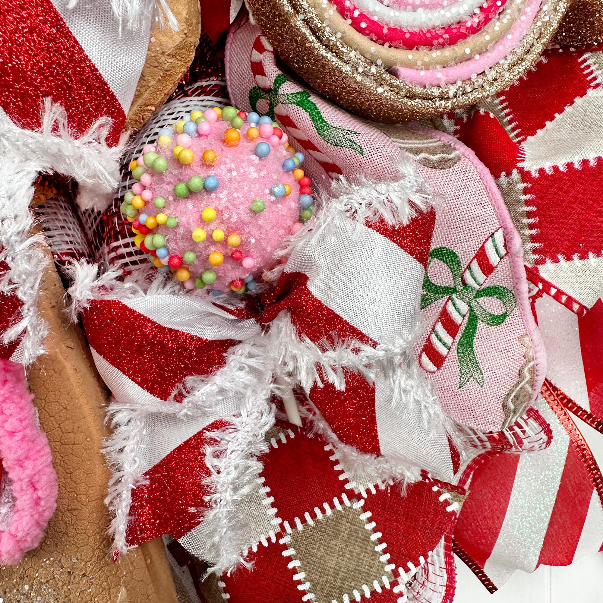 Handmade Gingerbread Sweet Shop Christmas Wreath - Candy Decorations with Lollipop, Peppermint, Pink Cake Pop & Chocolate Marshmallow | Perfect for Holiday Home Decor, Christmas Tree Topper & Festive Party Decoration