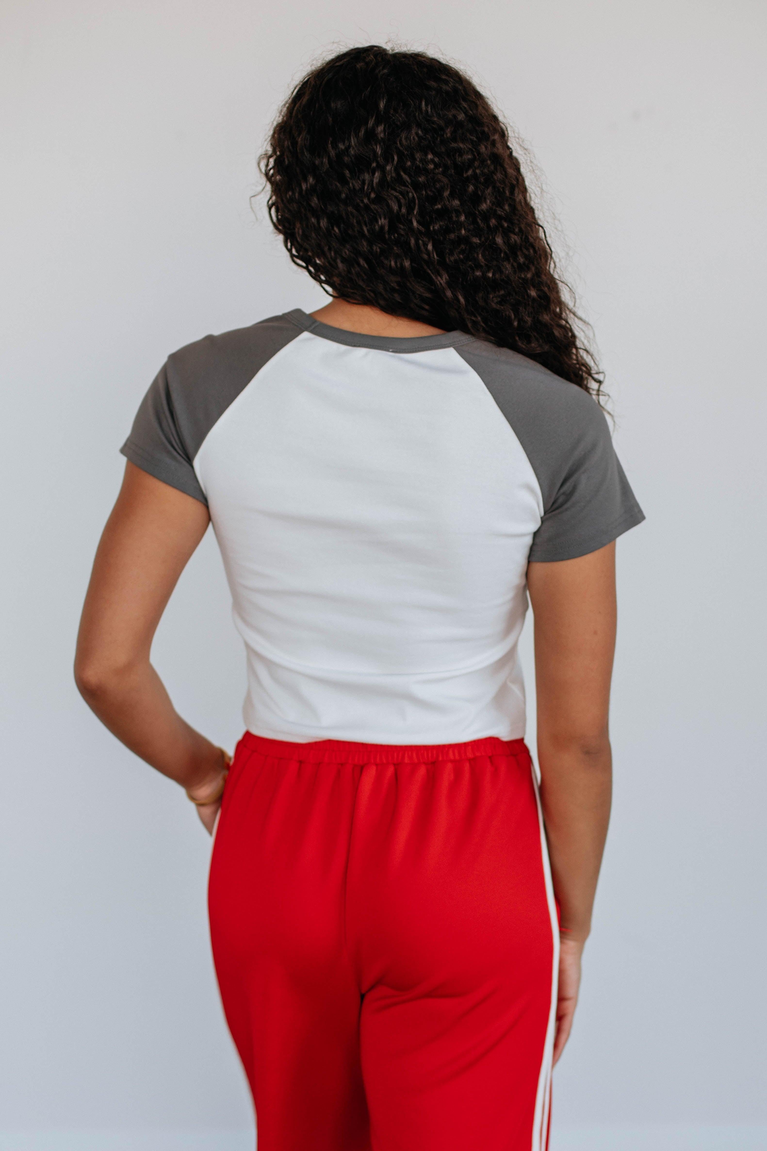 Trendy Graphic Tee with Boots Design - Stylish Casual T-Shirt for Women & Men - Perfect for Streetwear, Outings & Everyday Fashion