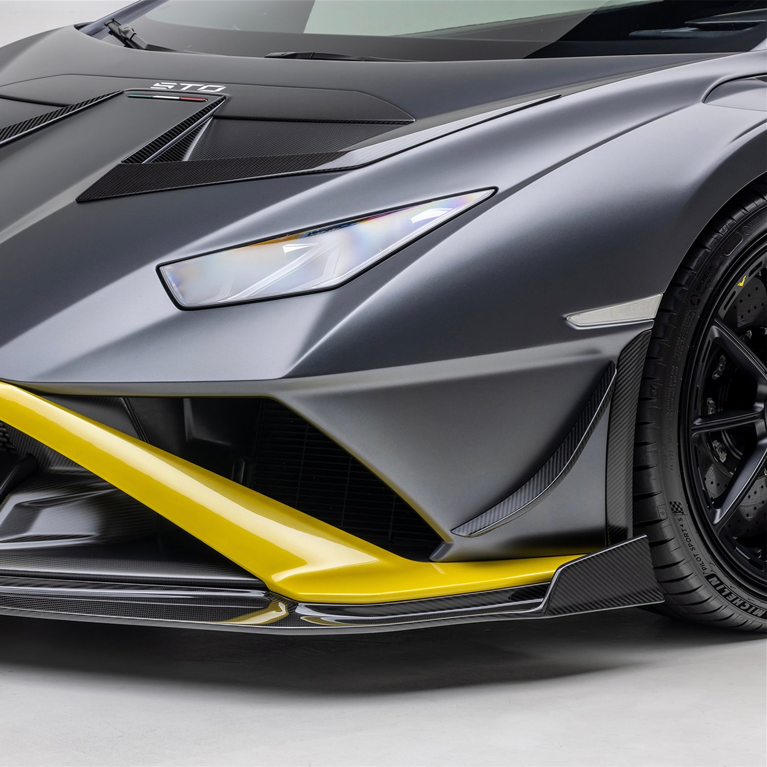 Huracan STO Carbon Fiber Aero Canards - High-Performance Winglets for Lamborghini Huracan STO - Perfect for Racing & Track Days