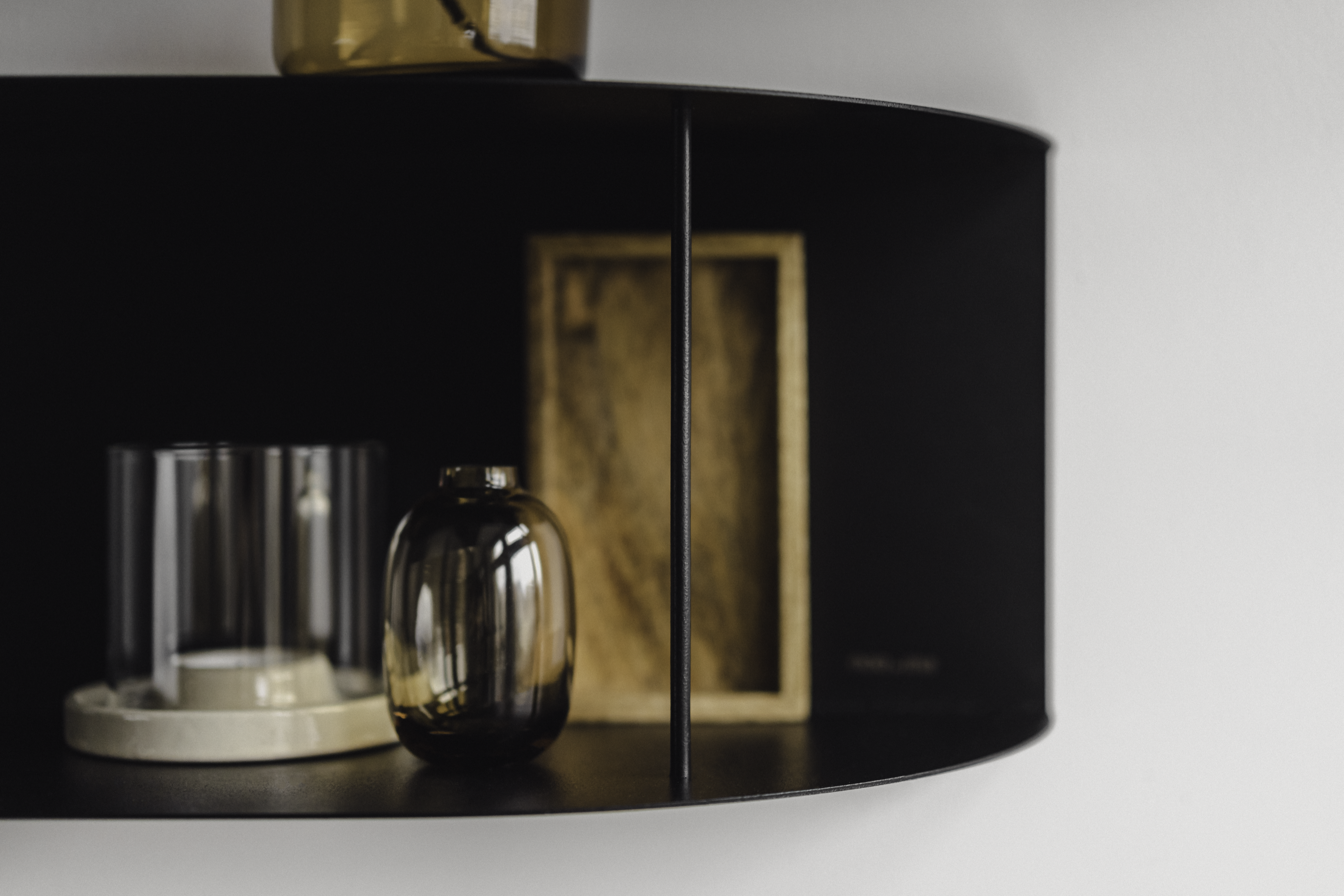 Lina Shelf - Modern Long Floating Shelf for Home & Office Decor - Perfect for Living Room, Bedroom, Kitchen Storage & Display