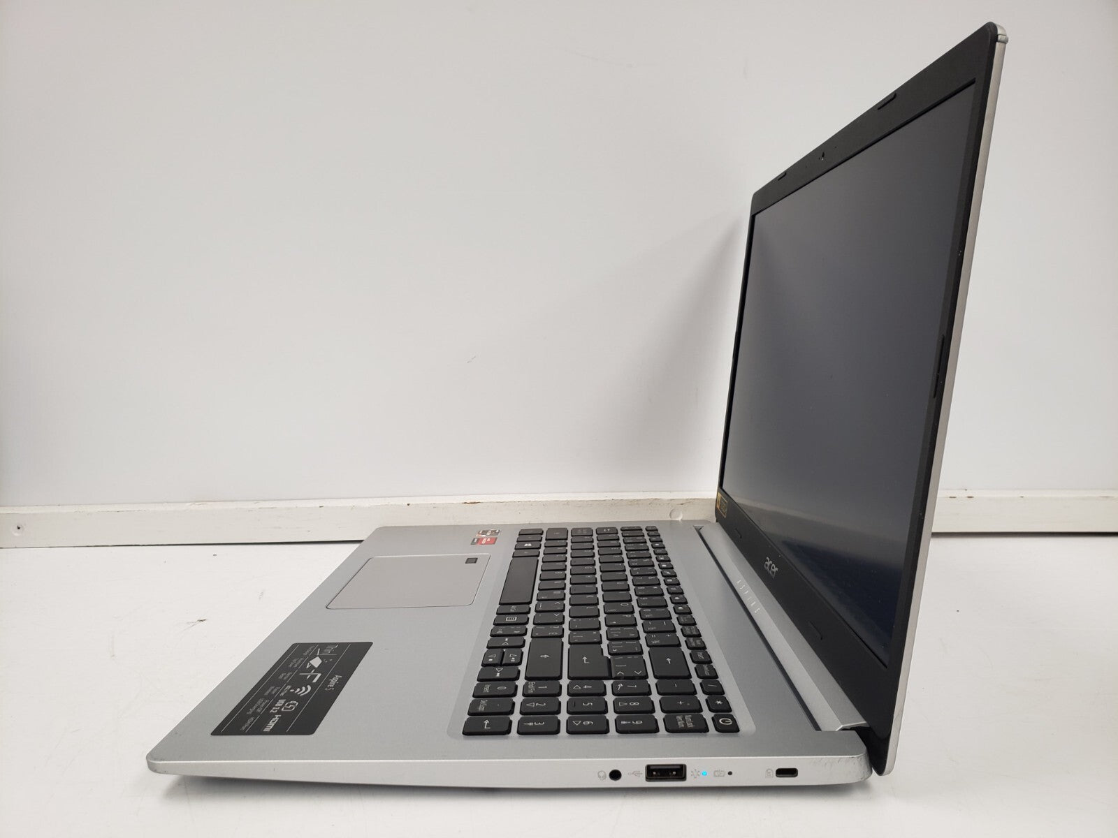 Acer A515-45-R209 15.6