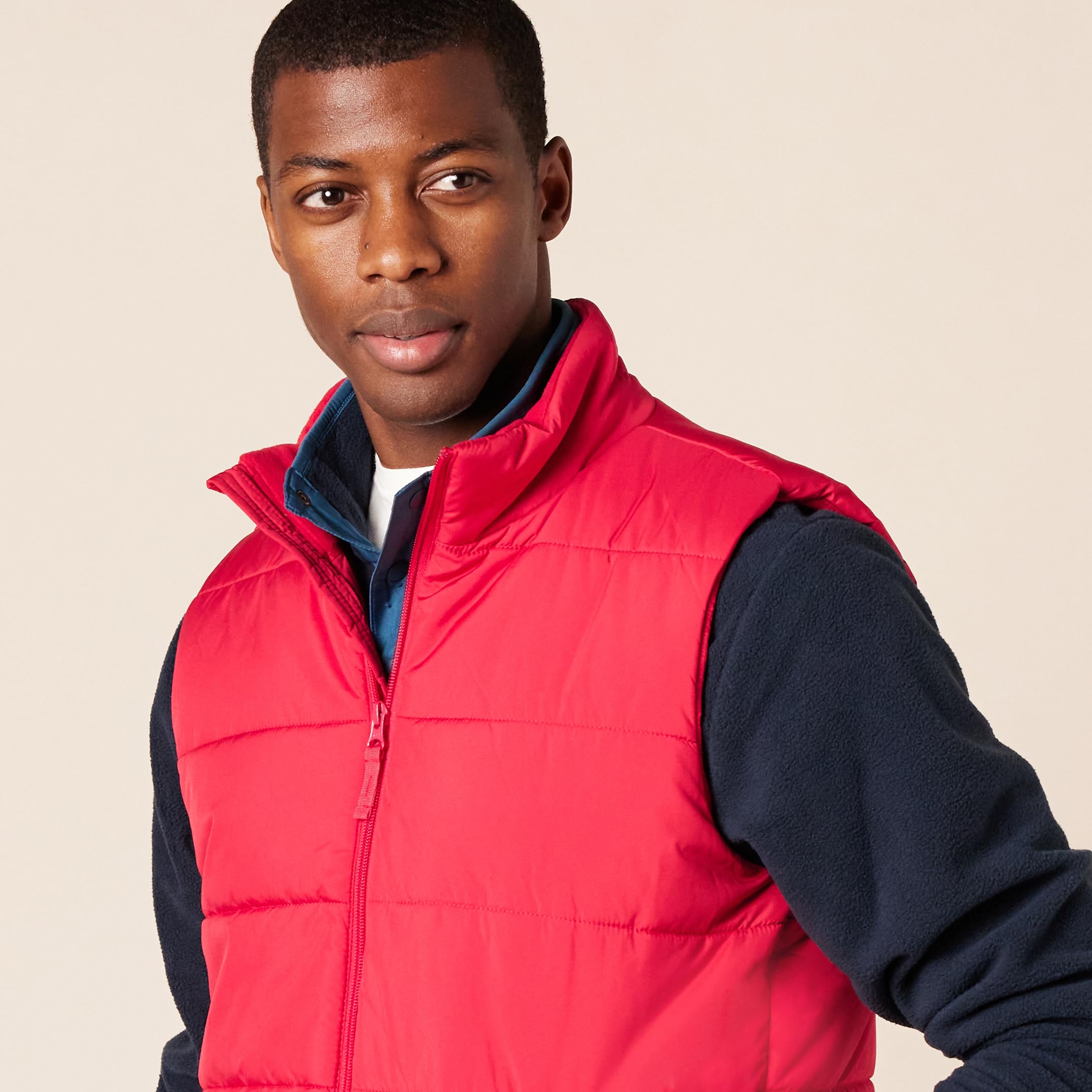 Amazon Essentials Men's Midweight Puffer Vest - Lightweight Warm Quilted Jacket for Outdoor Activities, Hiking, Camping & Casual Wear