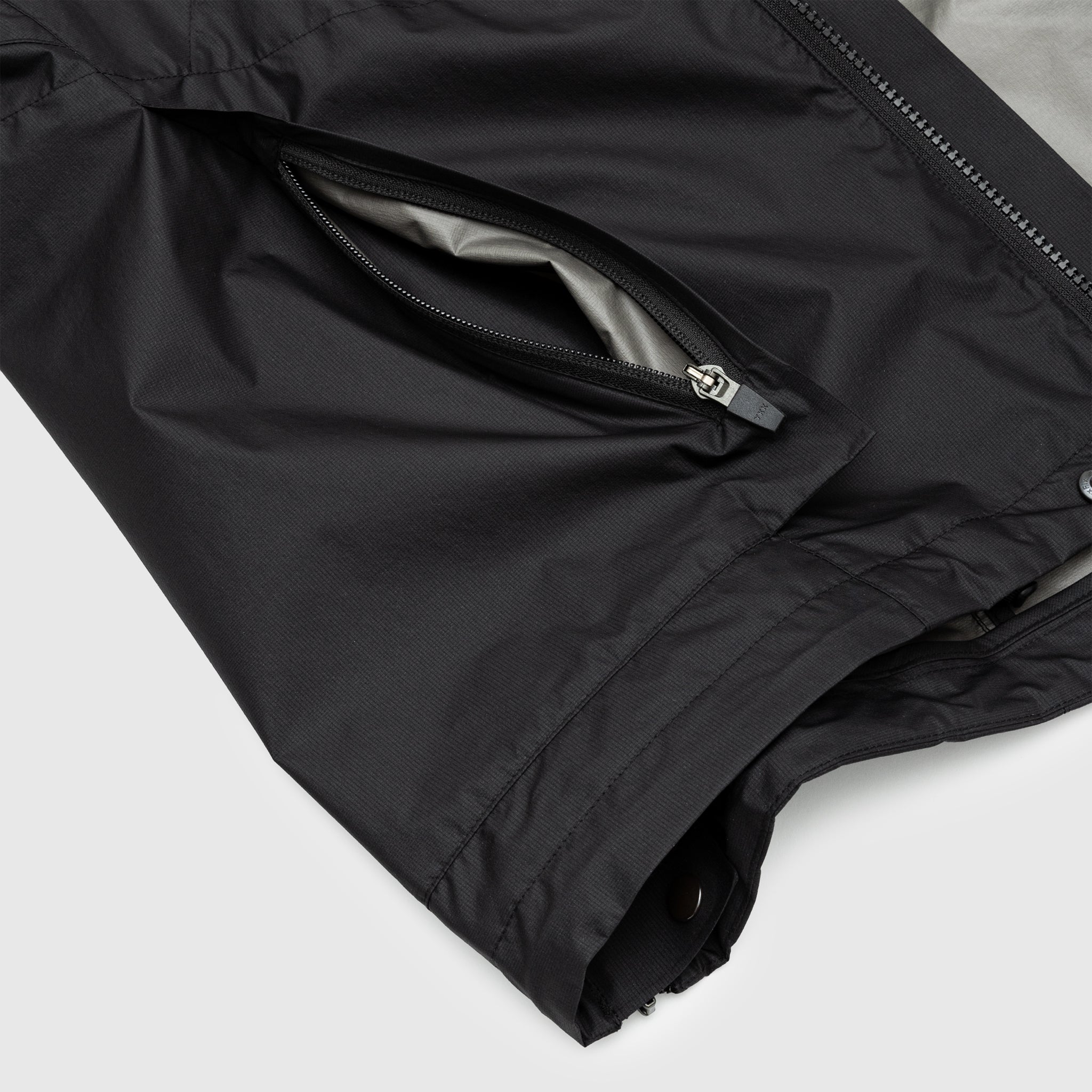 J36 WS WINDSTOPPER® INTEROPS Jacket - Lightweight Windproof Outdoor Jacket for Hiking, Cycling & Running - All-Weather Performance Wear for Men & Women