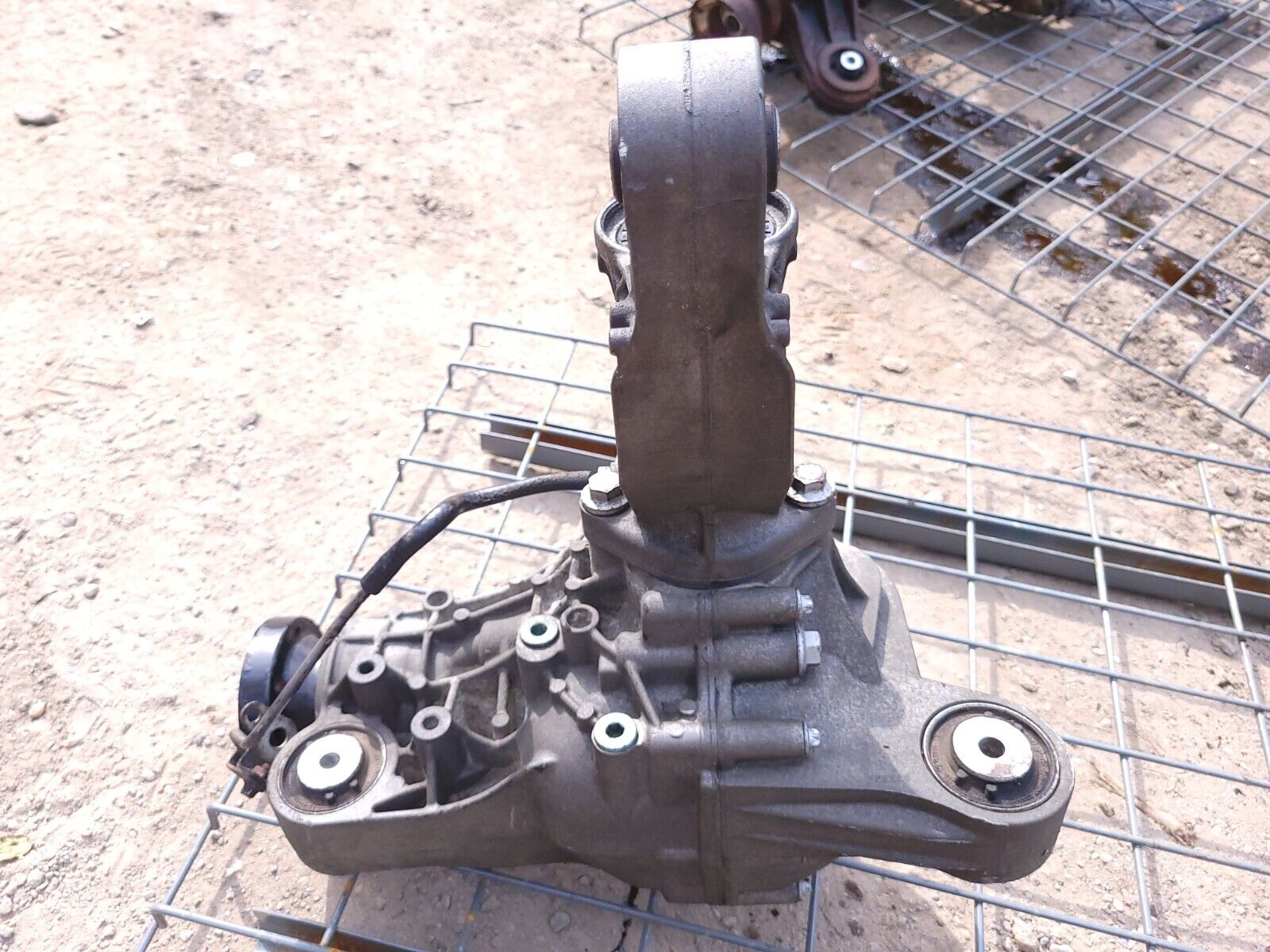 2006-2011 Mercedes ML500 Front Differential Carrier OEM Replacement Part - Perfect for Off-Roading & Performance Upgrades