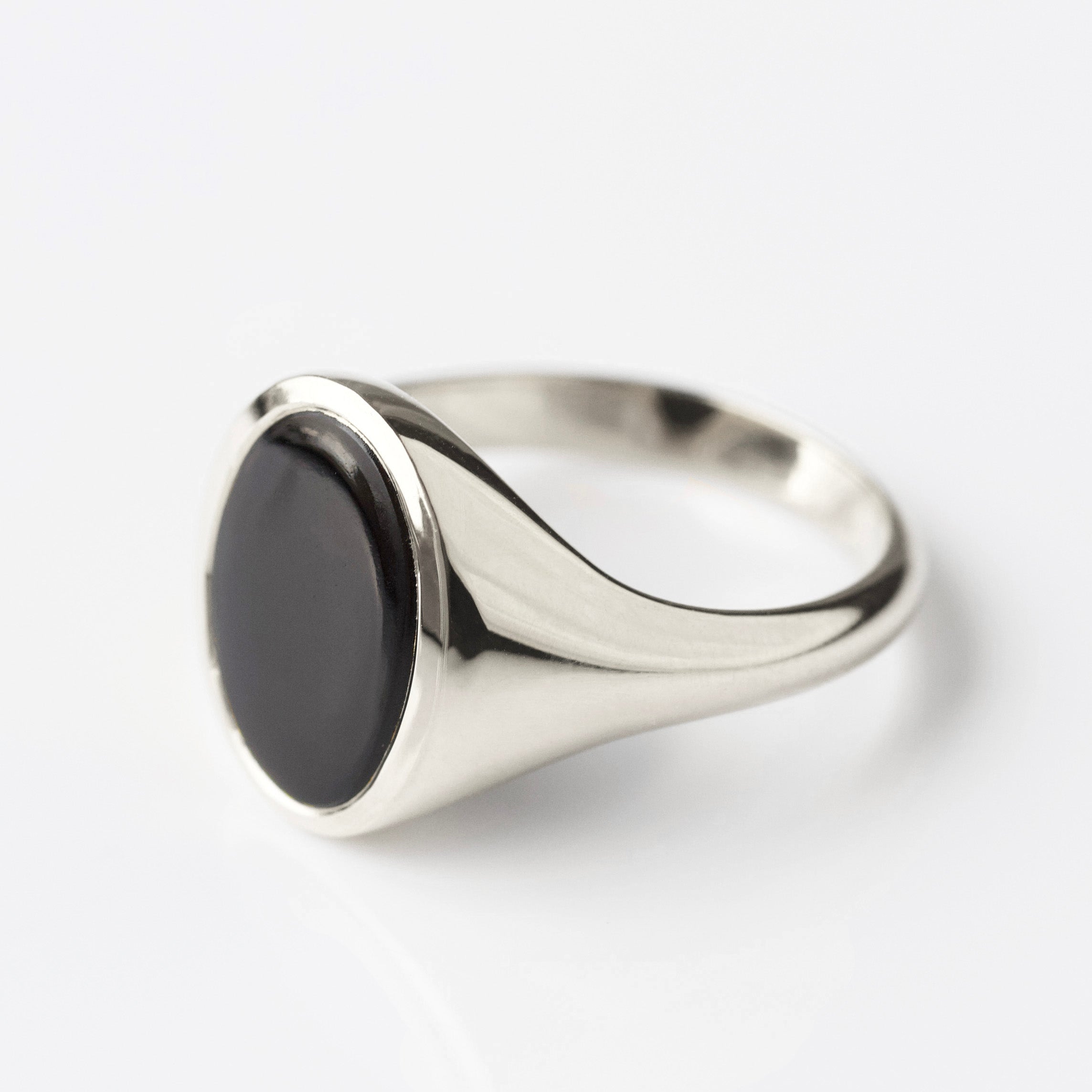 Onyx Oval Signet Ring for Men - Classic & Elegant Jewelry for Everyday Wear, Gifts & Special Occasions