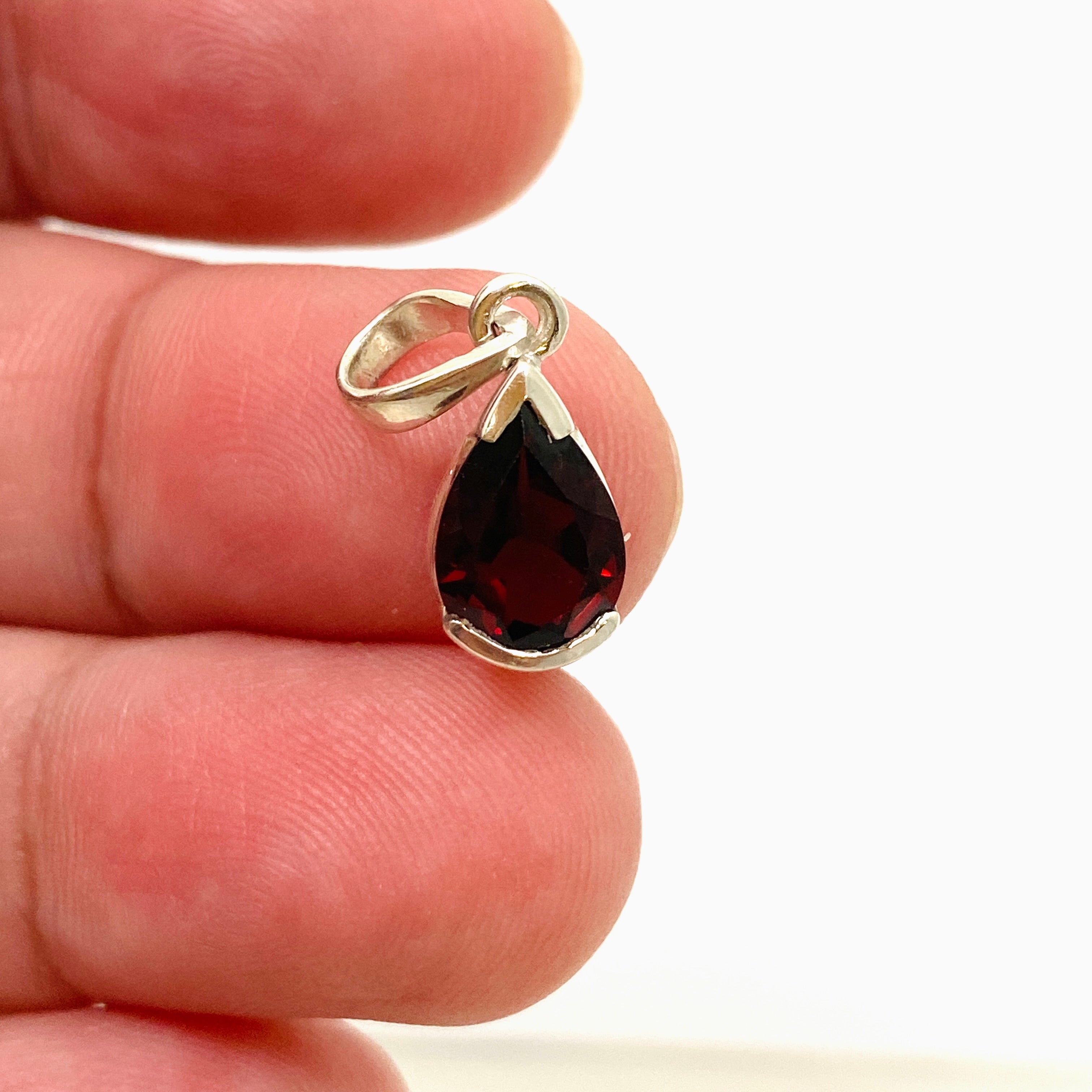 Garnet Teardrop Faceted Pendant Necklace PPGJ939 - Elegant Jewelry Gift for Women, Perfect for Weddings, Parties & Special Occasions