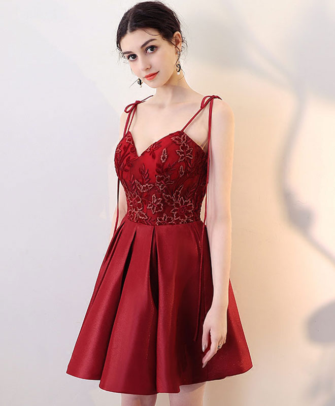 Elegant Burgundy V-Neck Lace Short Prom Dress for Homecoming, Party & Special Occasions | Flattering Fit for Teens & Juniors | Perfect for Dances, Formals & Evening Events