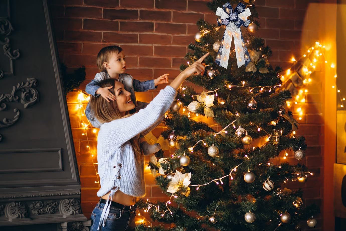 Large LED Christmas Bows for Wreaths - White Snow Burlap Bow with Battery Operated Lights - Perfect for Xmas Tree Topper, Front Door Decor, and Holiday Party Supplies - Ideal for Christmas, New Year, and Winter Celebrations