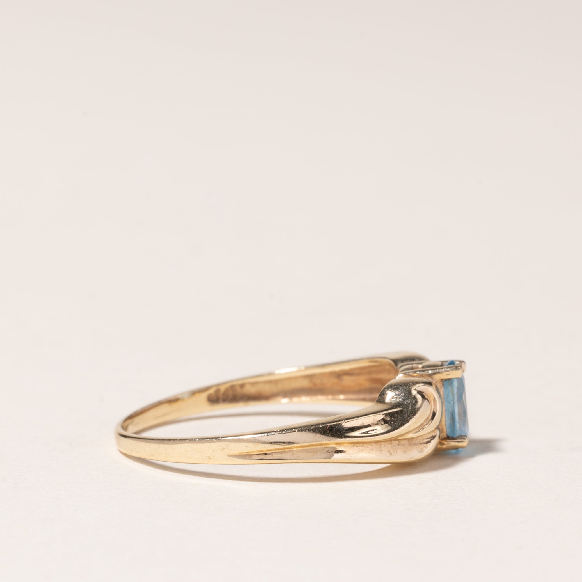 10K Yellow Gold Blue Topaz Ring for Women | 0.43ct Oval Cut Solitaire Ring | Size 7 | Perfect for Engagement, Anniversary & Birthday Gifts | Elegant Jewelry for Everyday Wear