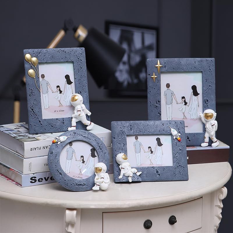 Space Astronaut Rocket Resin Photo Frames Set - 4 Inch Round Wall Decor for Kids Boys Room, Birthday Gifts & Space Themed Nursery - Perfect for Displaying Family Photos & Space Adventure Decor