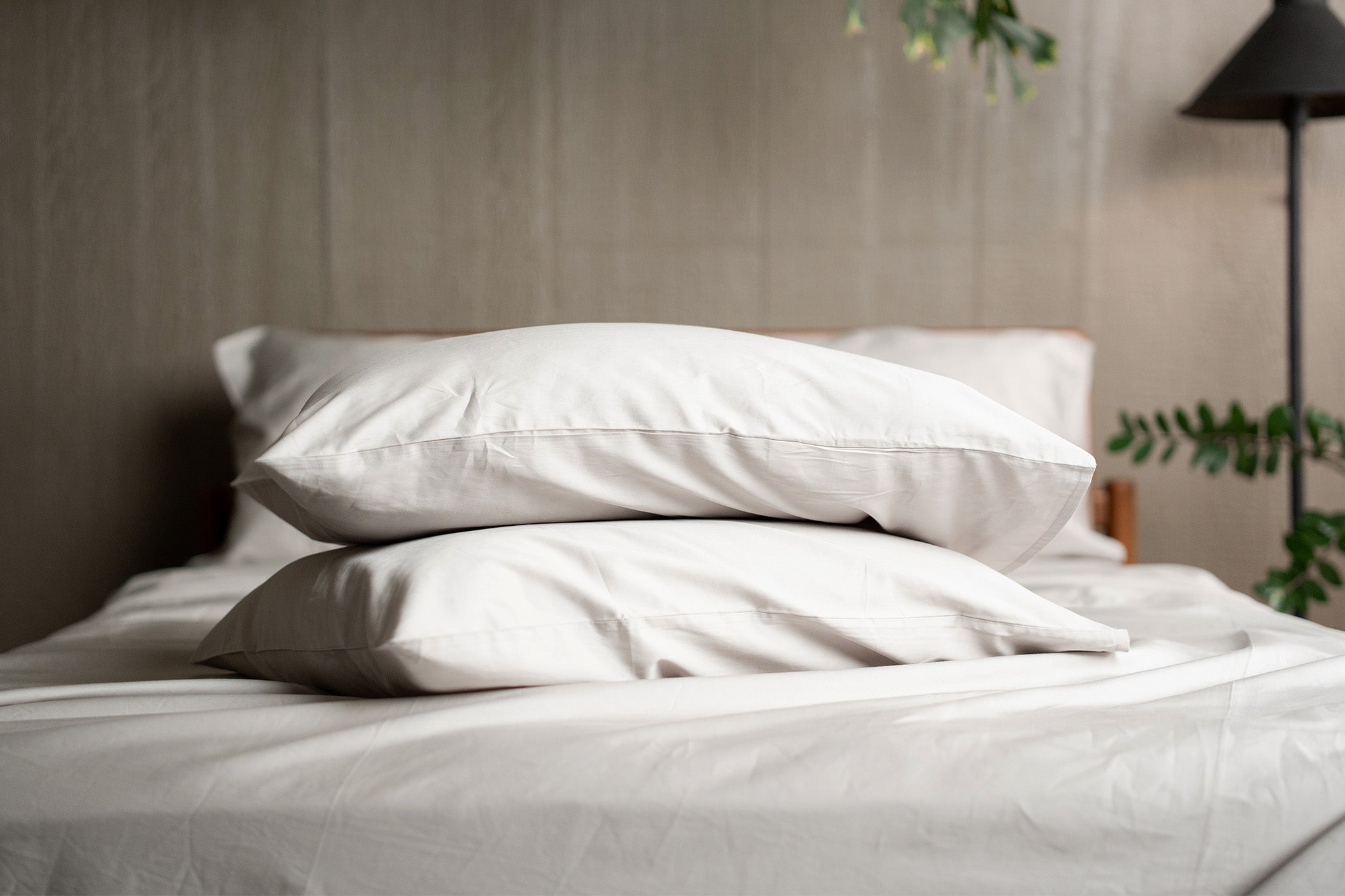 Luxury 400 Thread Count Organic Cotton Sateen Pillowcase Set - Hypoallergenic, Breathable & Soft - Perfect for Bedroom, Hotel, Travel & Home Decor