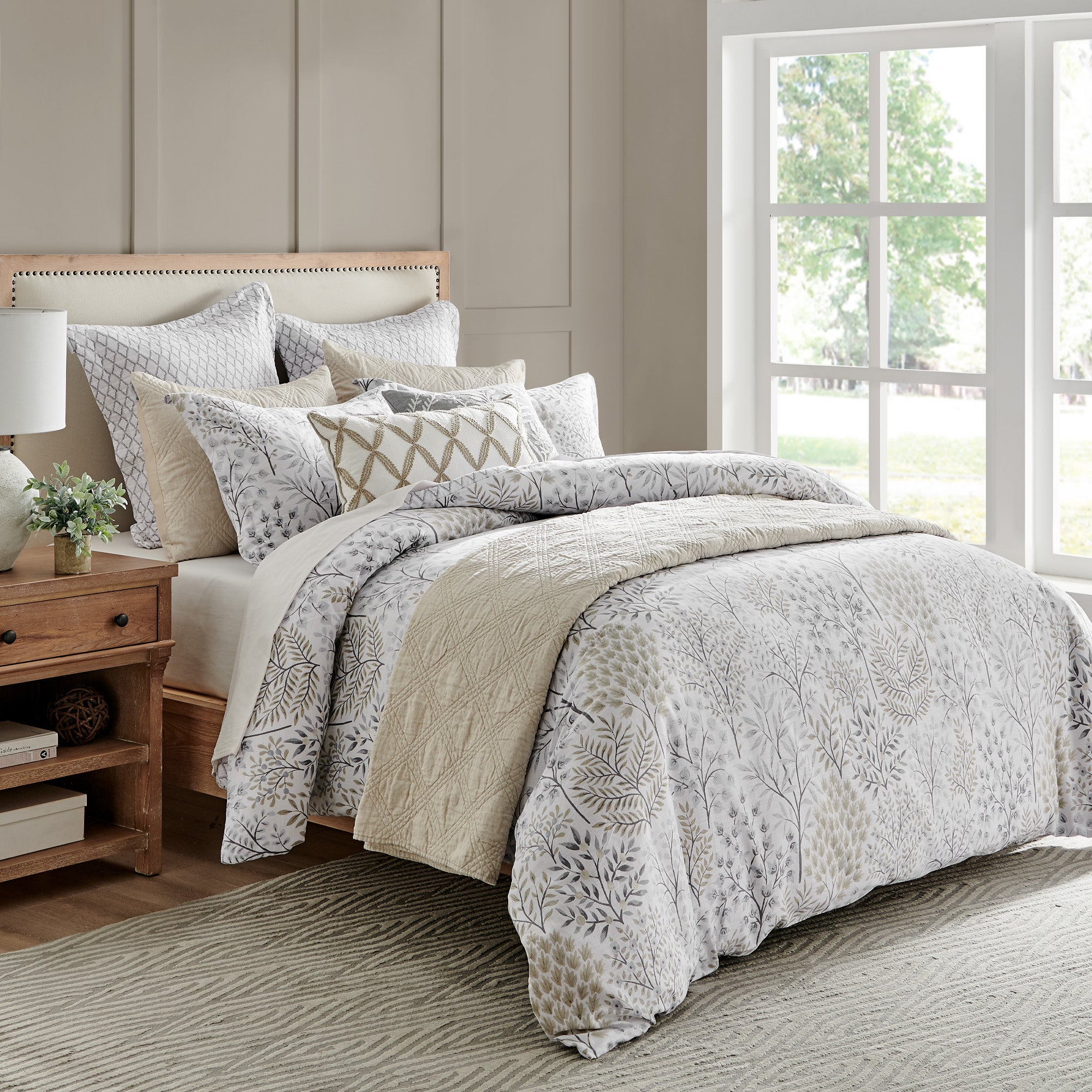 Premium English Forest Duvet Cover Set - Queen Size Bedding with Pillowcases | Nature-Inspired Botanical Print for Cozy Bedroom Decor