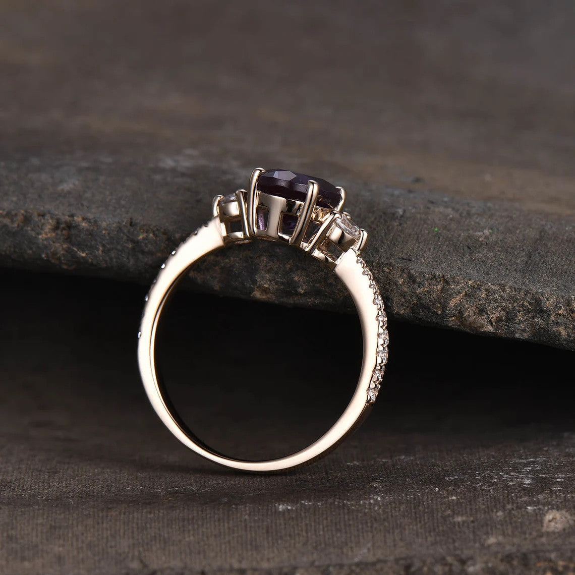 Three Stone Color Changing Lab-Created Oval Alexandrite Engagement Ring for Women – Perfect for Proposals, Weddings & Anniversary Gifts