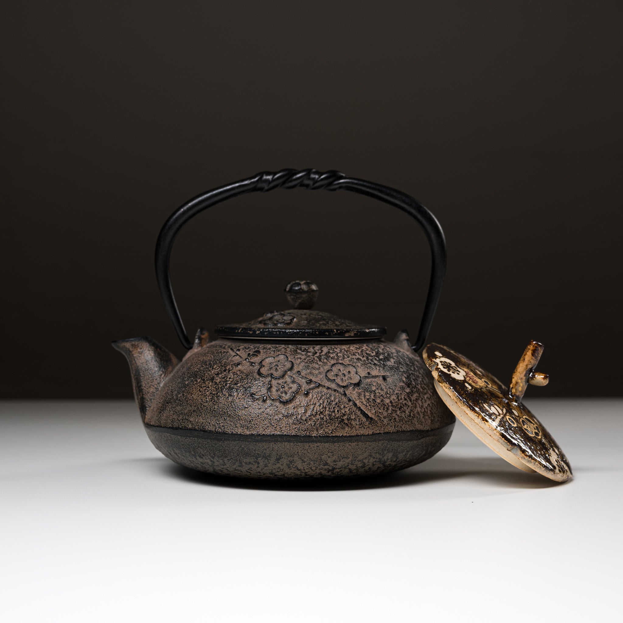 Premium Japanese Kyo Kiyomizu Ware Cast Iron Teapot - 510ml Plum Design, Authentic Nambu Ironware for Tea Brewing | Perfect for Japanese Tea Ceremony, Home Decor & Gift Giving
