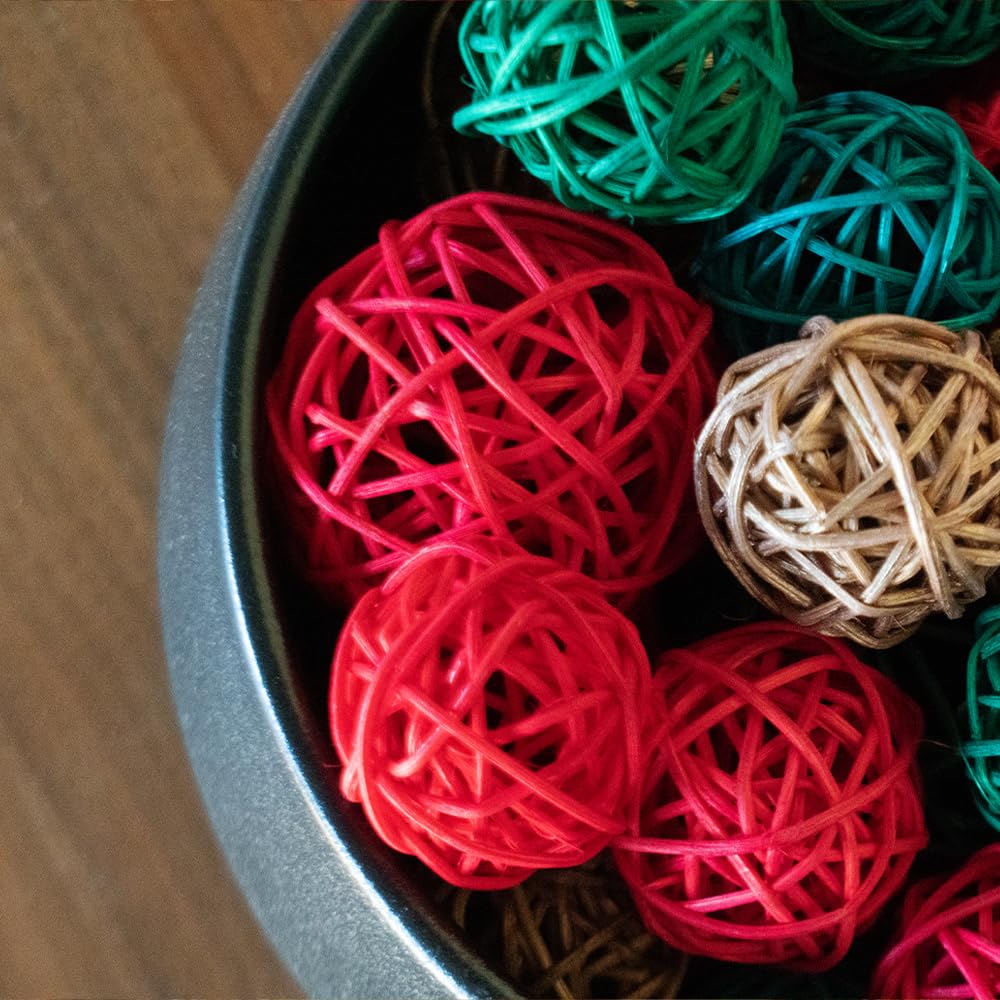 Qingbei Rina Christmas Wicker Rattan Balls - 20 PCS Decorative Orbs in Red, Green & Gold for Xmas Vase Fillers, Centerpieces & Bowl Decor | Perfect for Holiday Home Decor, Table Settings & Festive Gift Wrapping