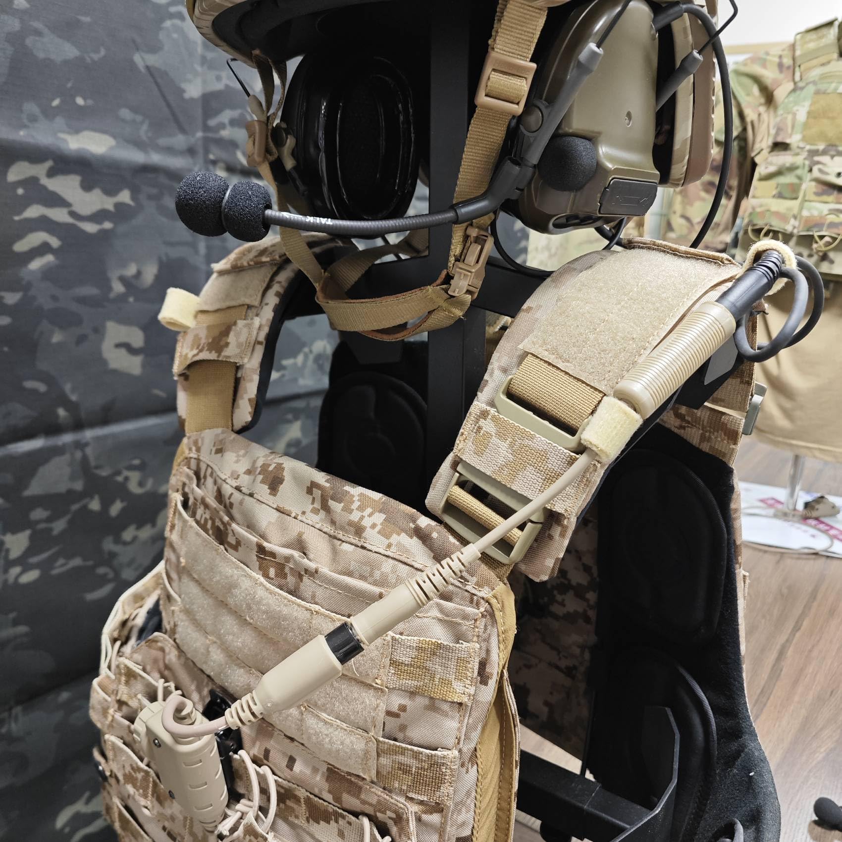 U94 PTT Push to Talk 2 Pin K-Plug & U174 Conversion Cable - Compatible with Tactical Headsets (7.00mm Plug) - Military Communication, Airsoft, and Outdoor Adventure Use