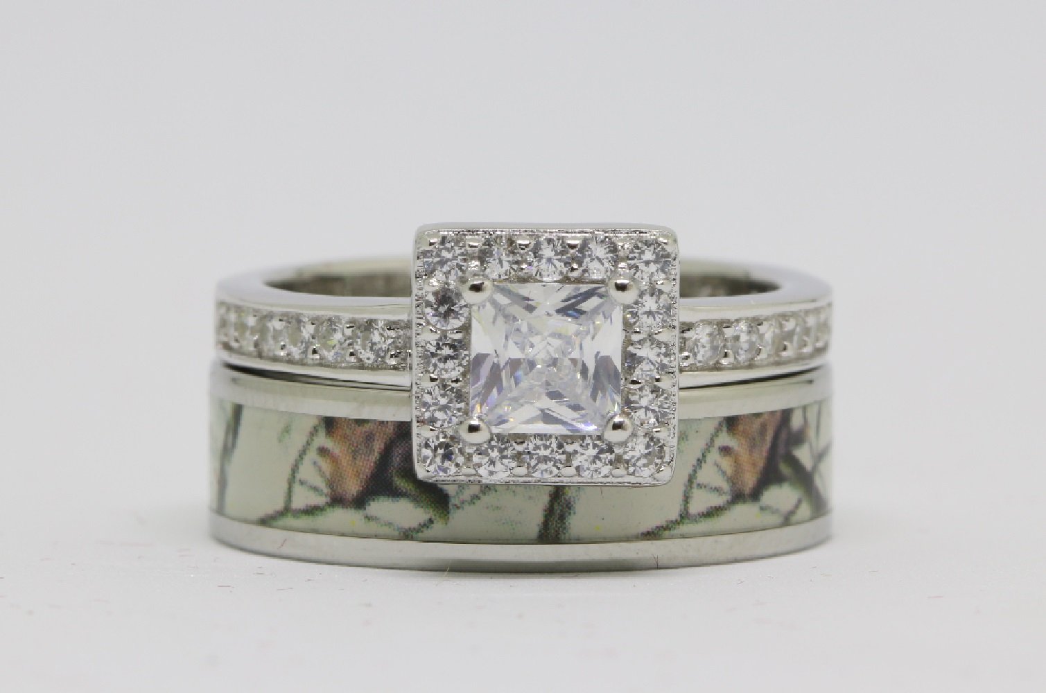 His and Her White Snow Camo Wedding Rings Set - Matching Couple Bands - Tungsten Wood Inlay Engagement Rings - Cubic Zirconia Jewelry for Men & Women - Perfect for Winter Weddings, Anniversary Gifts & Romantic Proposals