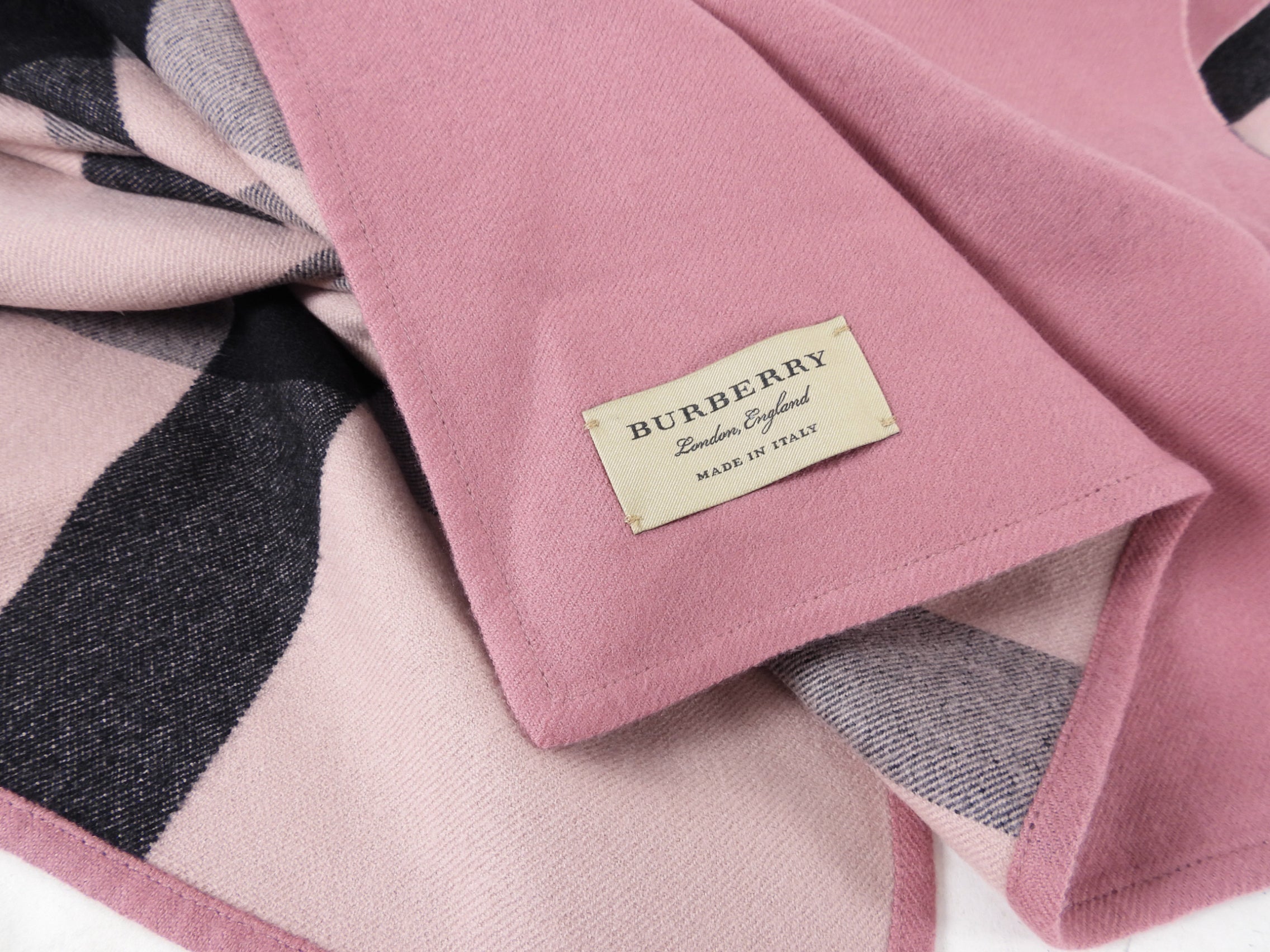 Burberry Pink Check Reversible Wool Wrap Shawl - Luxury Cashmere Blend Scarf for Women, Warm Winter Fashion Accessory - Perfect for Office, Travel & Special Occasions