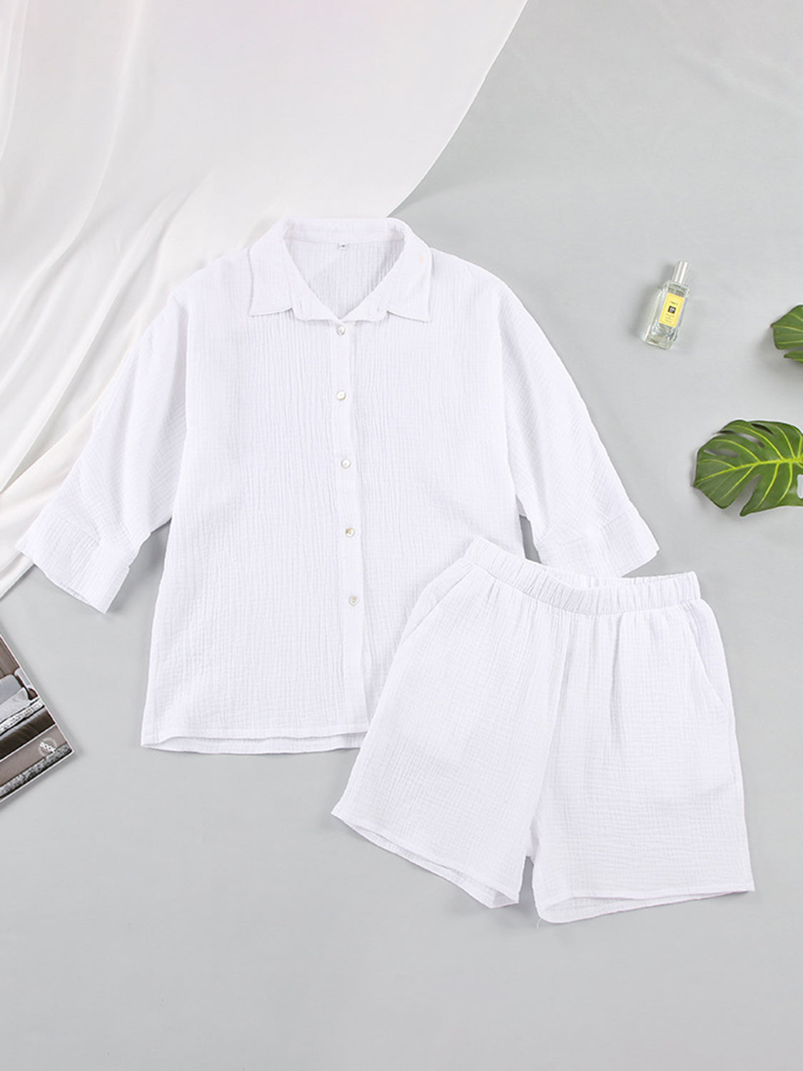 Stylish Texture Button Up Resort Shirt and Shorts Set for Men - Breathable Summer Outfit for Beach Vacation & Tropical Getaways