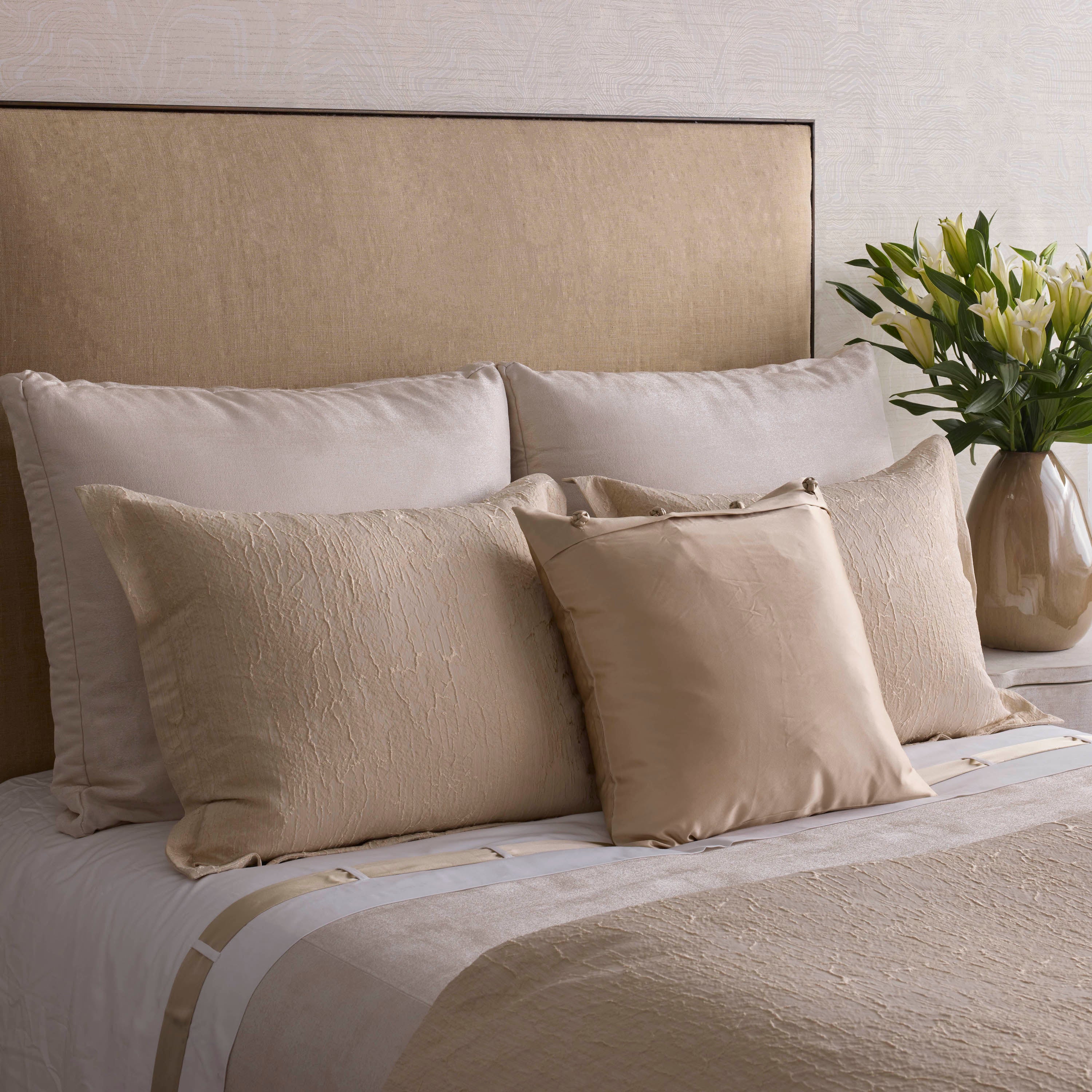 Allure Duvet Cover Set - Queen Size Luxury Bedding with Pillowcases - Perfect for Master Bedroom & Guest Room Decor