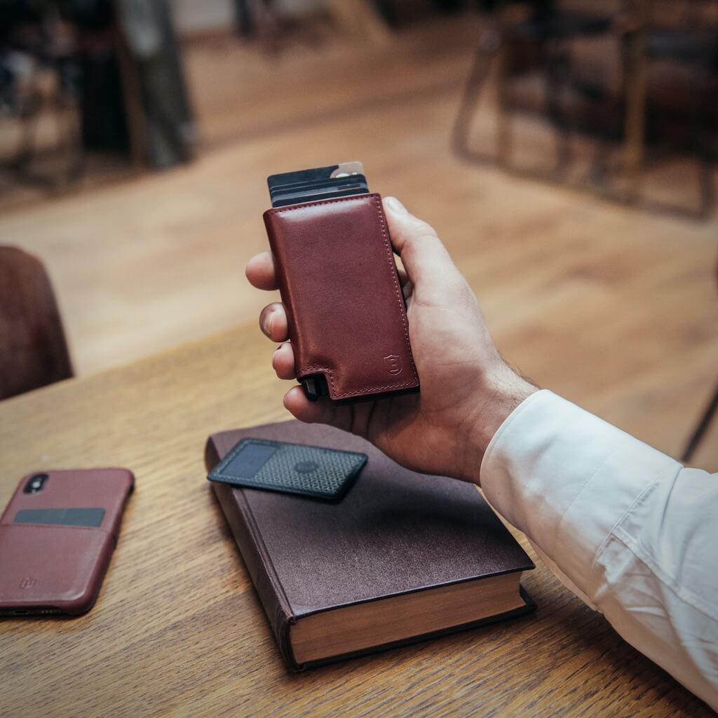 Ekster Premium RFID Blocking Wallet - Slim & Secure Metal Card Holder for Men & Women | Perfect for Travel, Business & Everyday Use